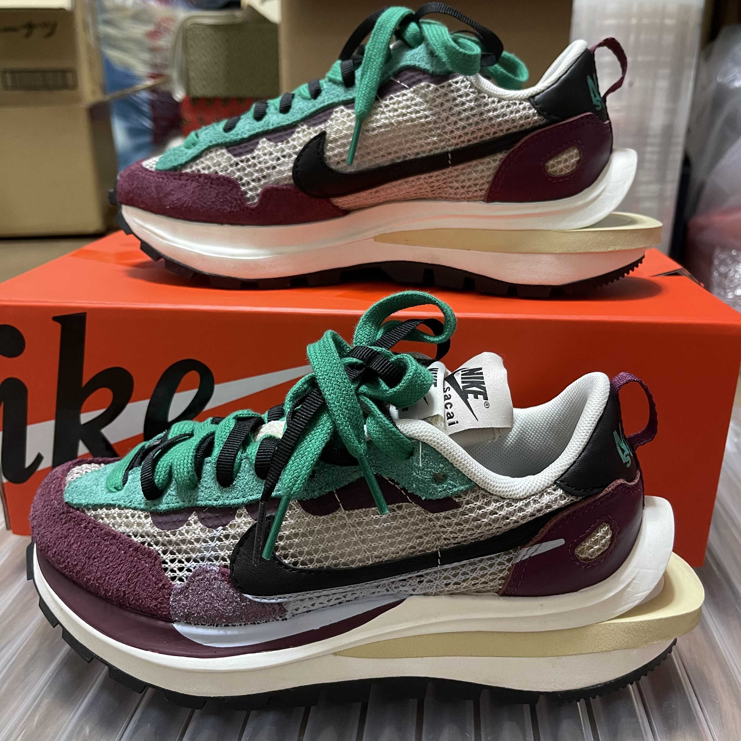 sacai × Nike Vapor Waffle "String/Red/Green"