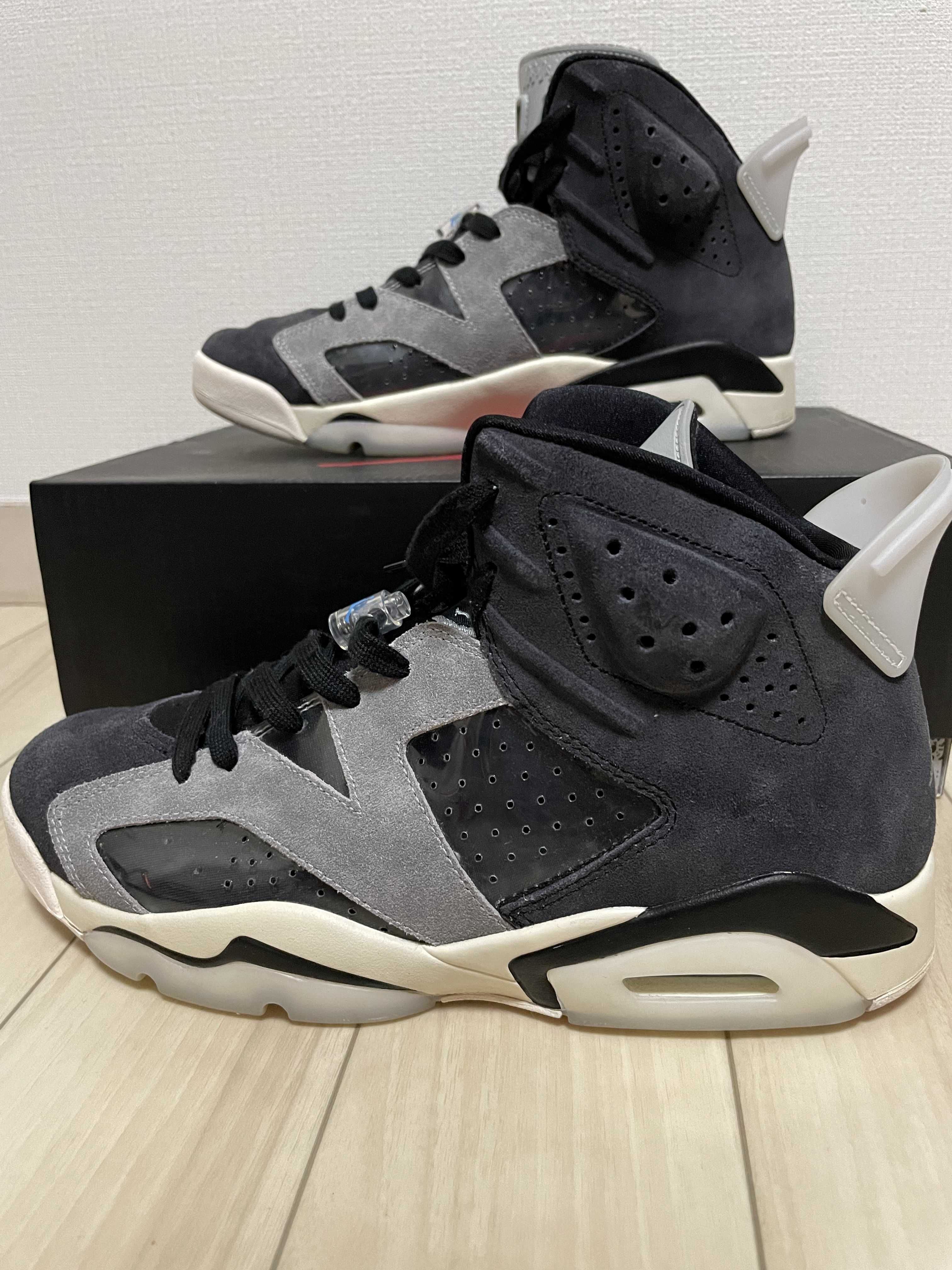 NIike Women's Air Jordan 6 "Smoke Grey"