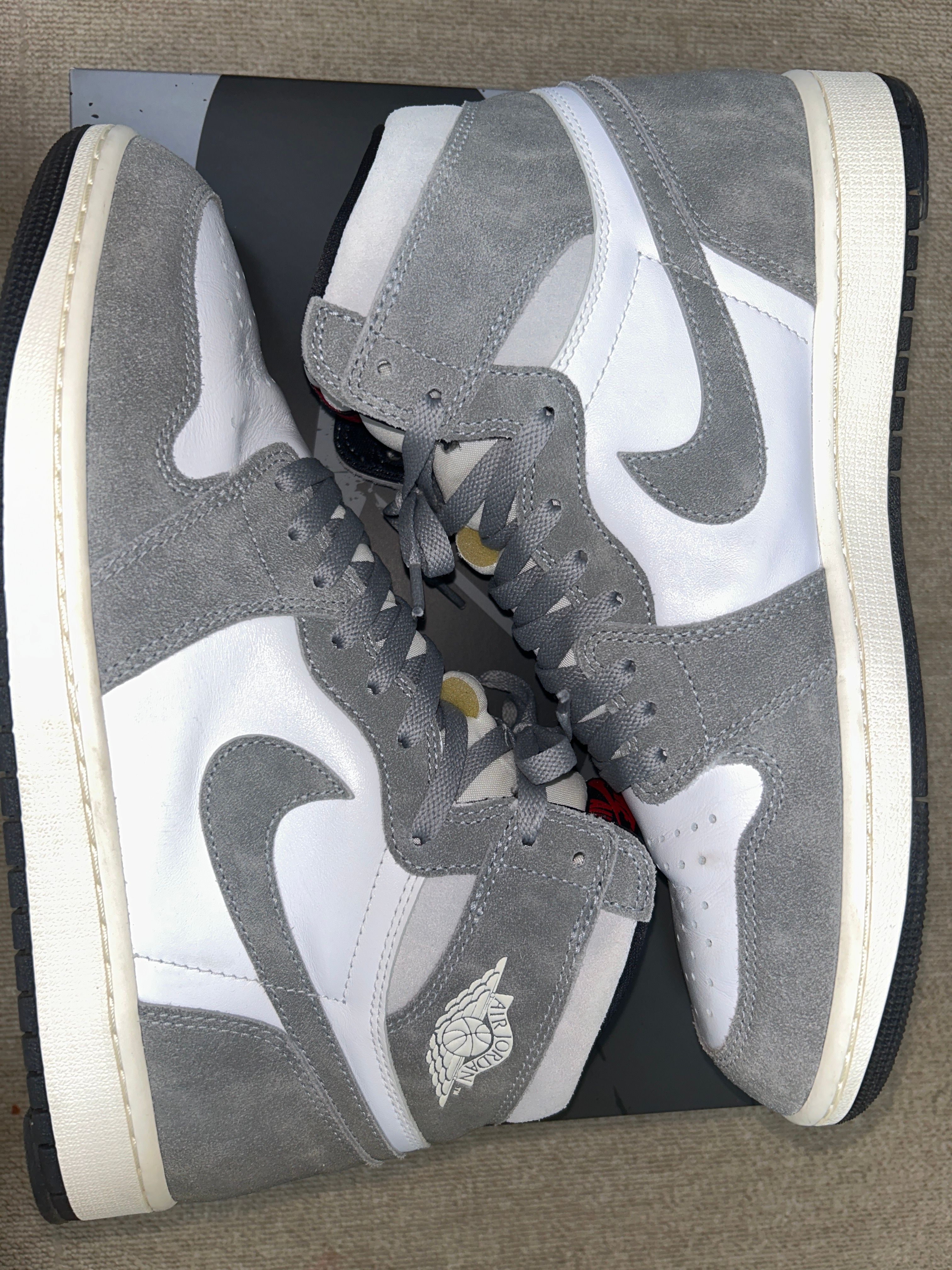 Nike Air Jordan 1 Retro High OG "Black and Smoke Grey"