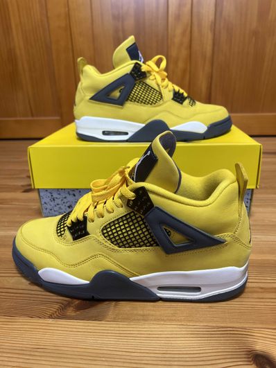 Nike Air Jordan 4 "Tour Yellow"