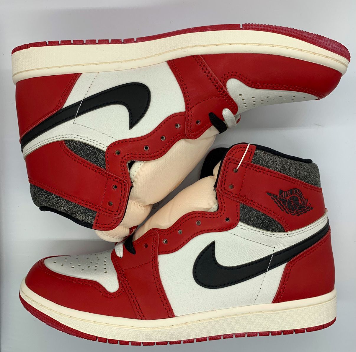 Nike Air Jordan 1 High OG "Lost & Found/Chicago"