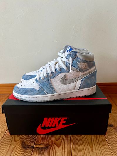 Nike Air Jordan 1 High OG "Hyper Royal"