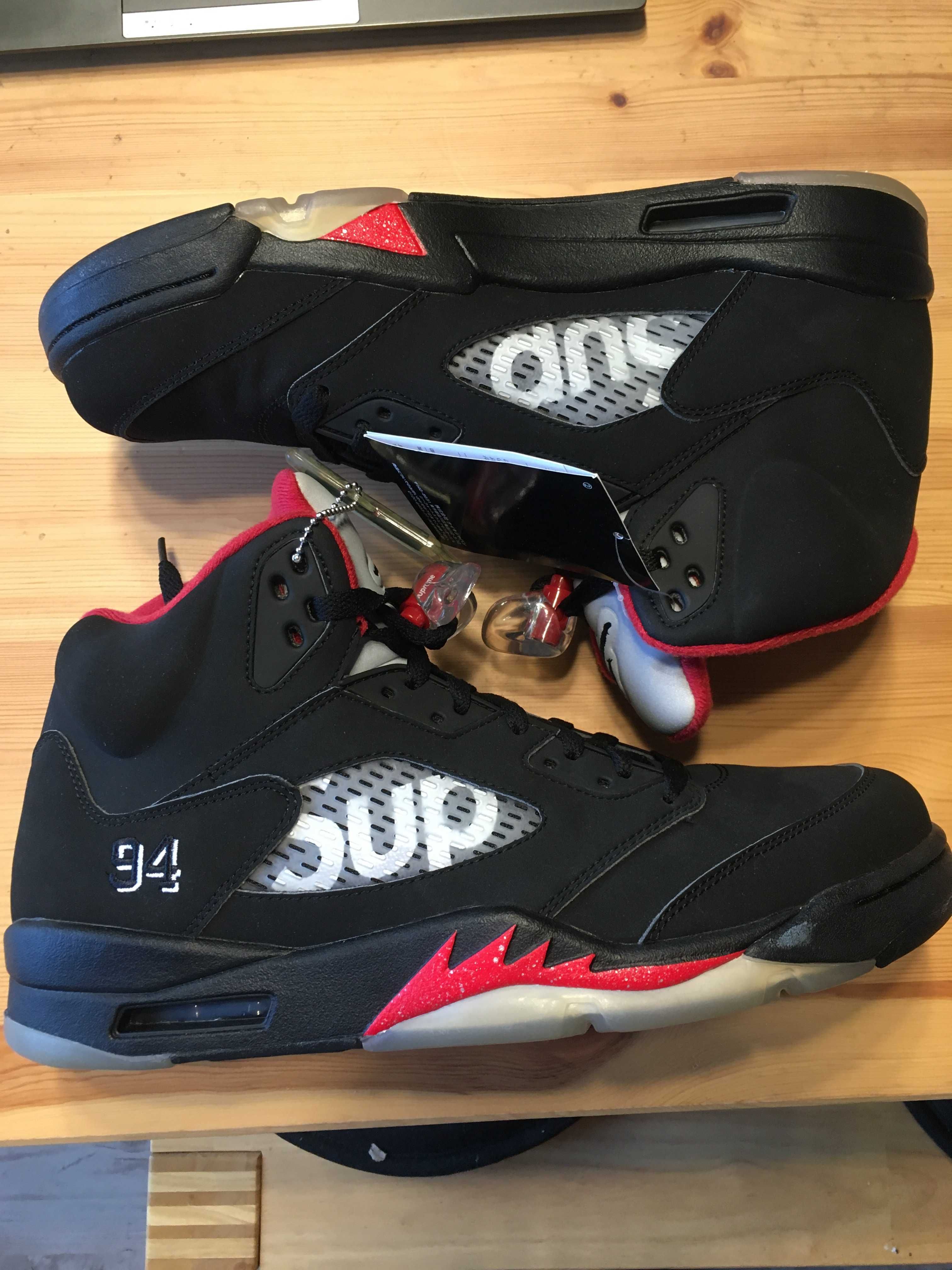 Supreme × Nike Air Jordan 5 Retro "Black"