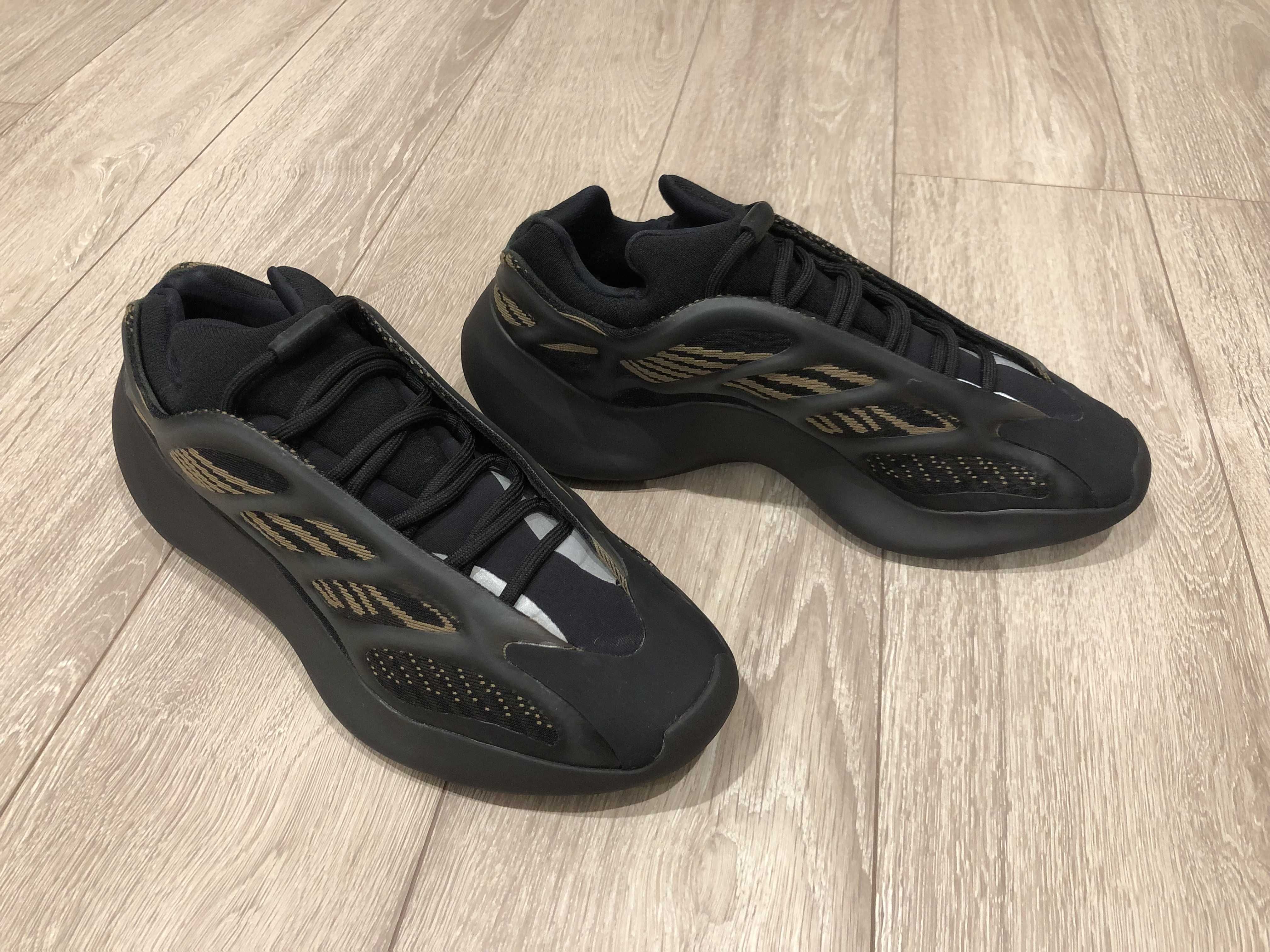 adidas YEEZY 700V3 "Clay Brown"