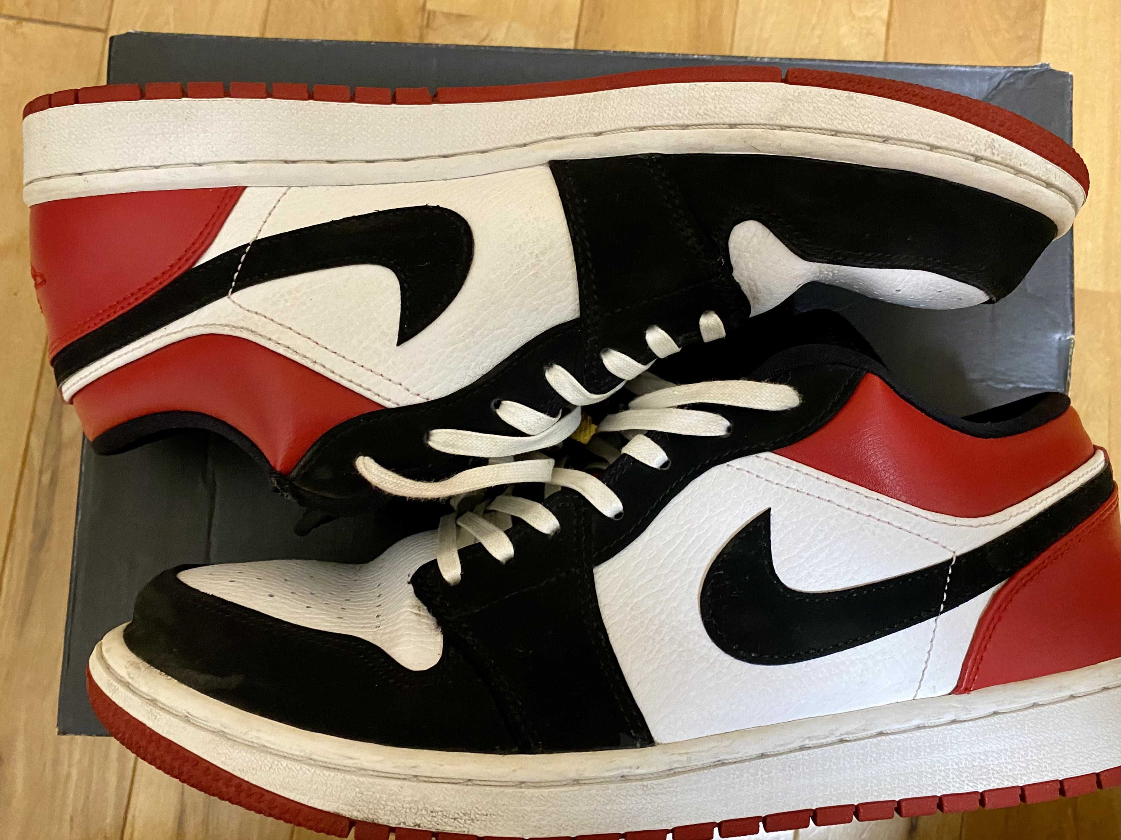Nike Air Jordan 1 Low "Black Toe"