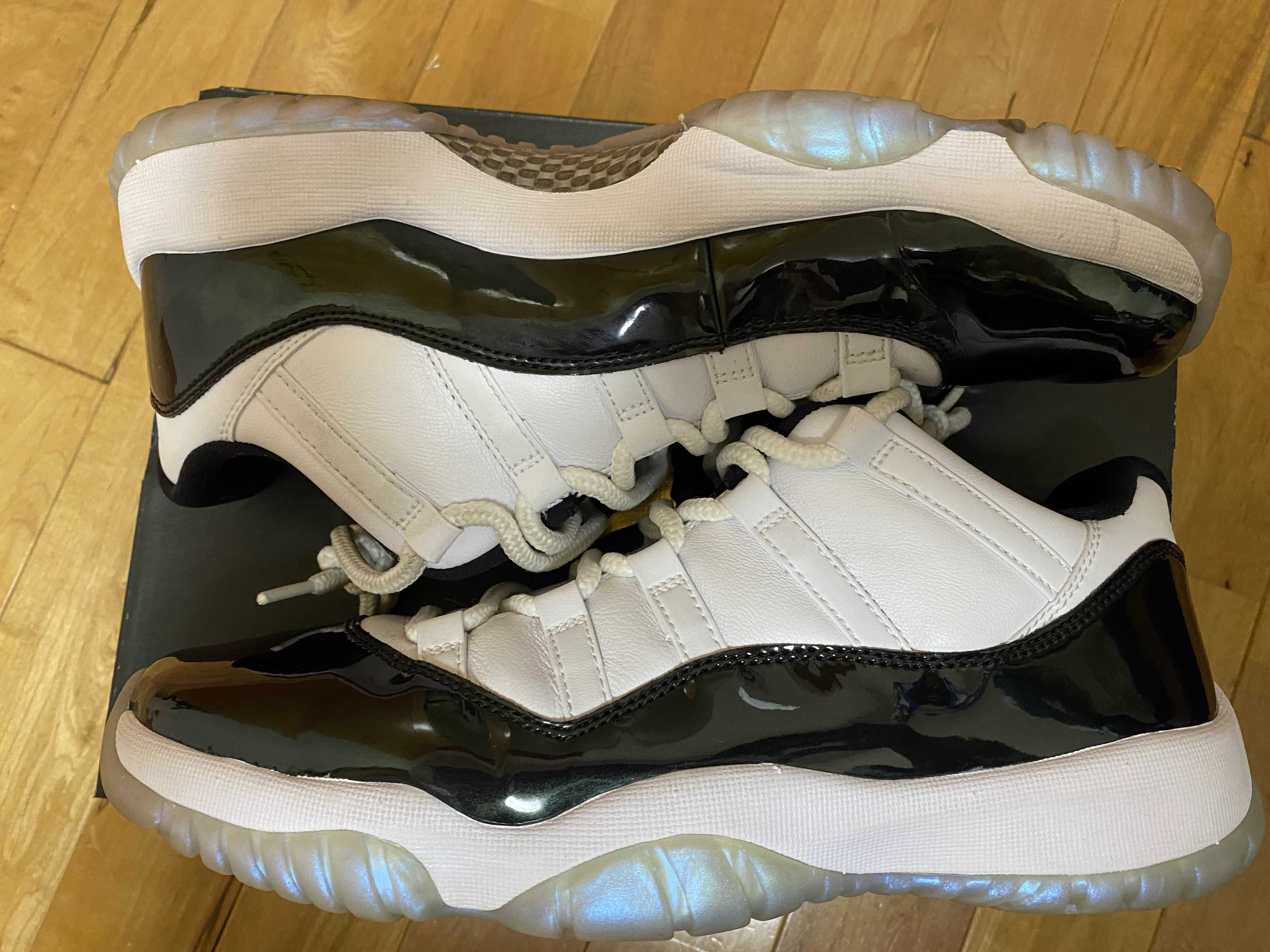 NIKE AIR JORDAN 11 LOW EASTER