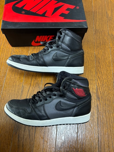 Nike Air Jordan 1 Retro High OG "Black/Metallic Silver/Gym Red"