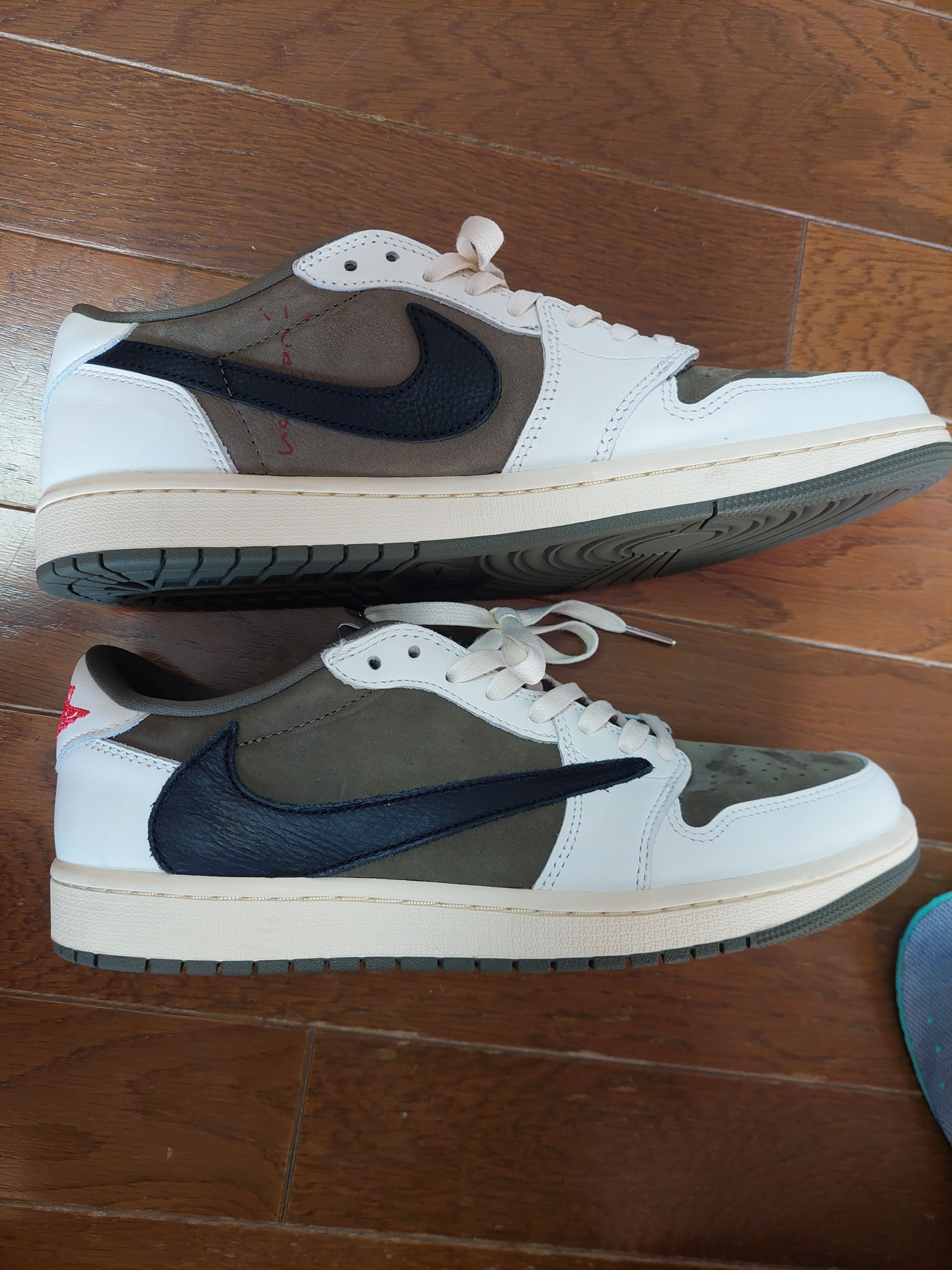 Travis Scott × Nike Air Jordan 1 Low OG SP "Reverse Olive"