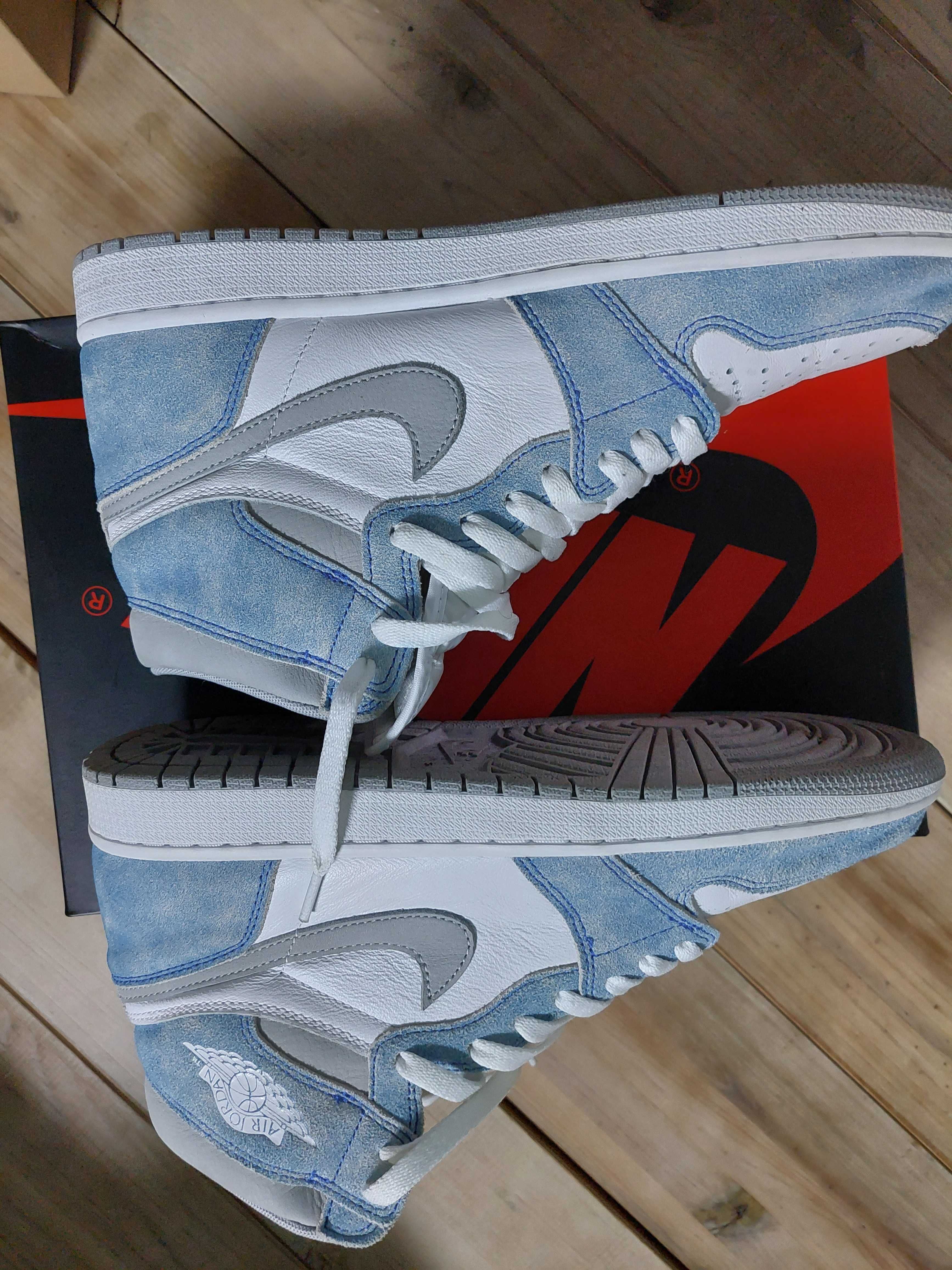 Nike Air Jordan 1 High OG "Hyper Royal"