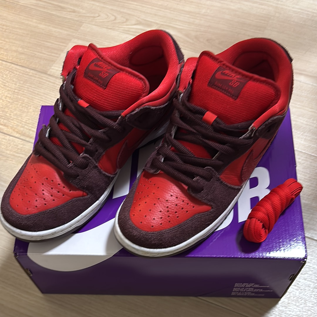 ナイキ SB ダンク ロー "チェリー"