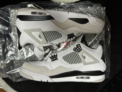 Nike Air Jordan 4 "Military Black"