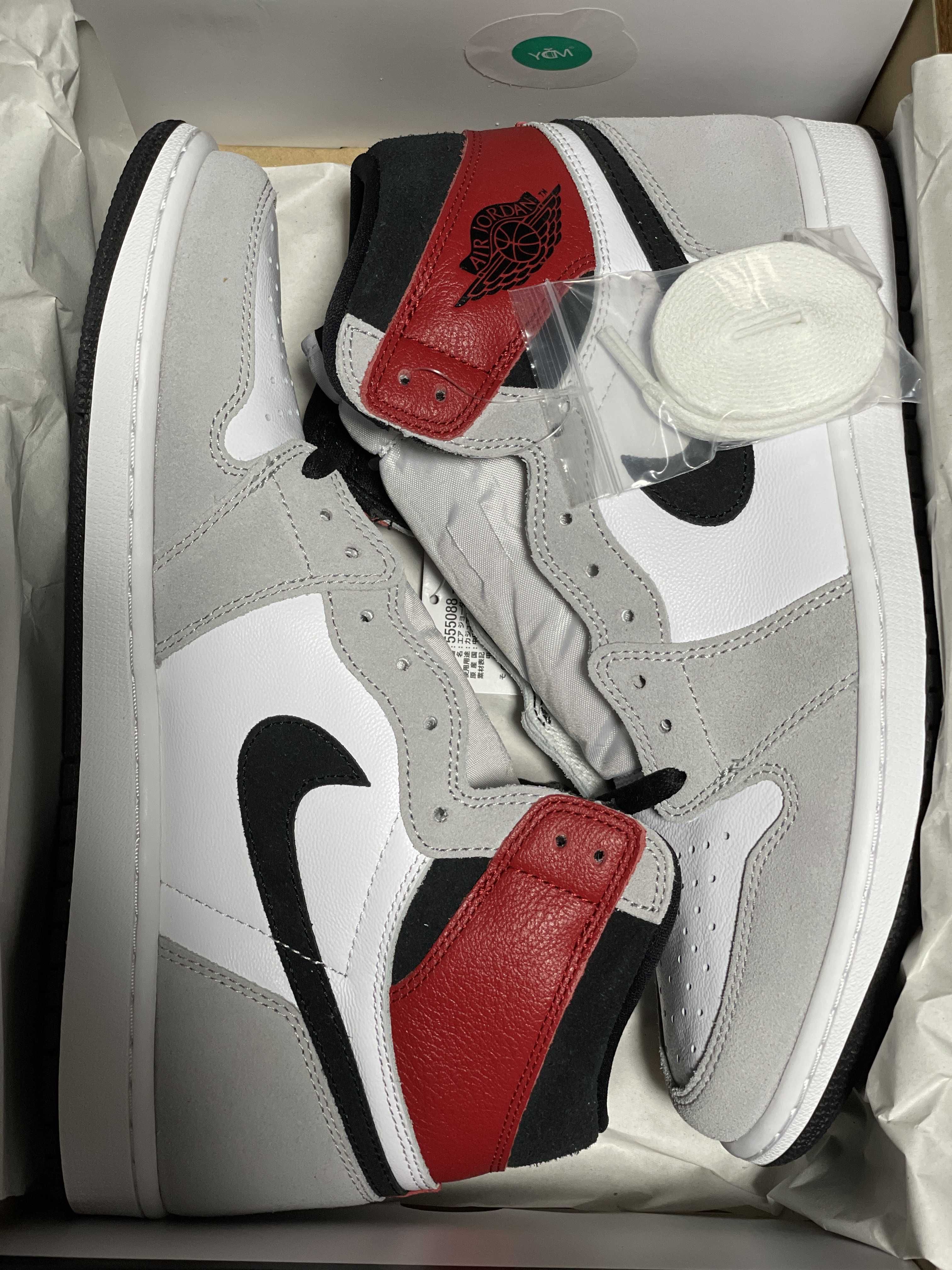 Nike Air Jordan 1 High OG "White/Black/Light Smoke Grey"
