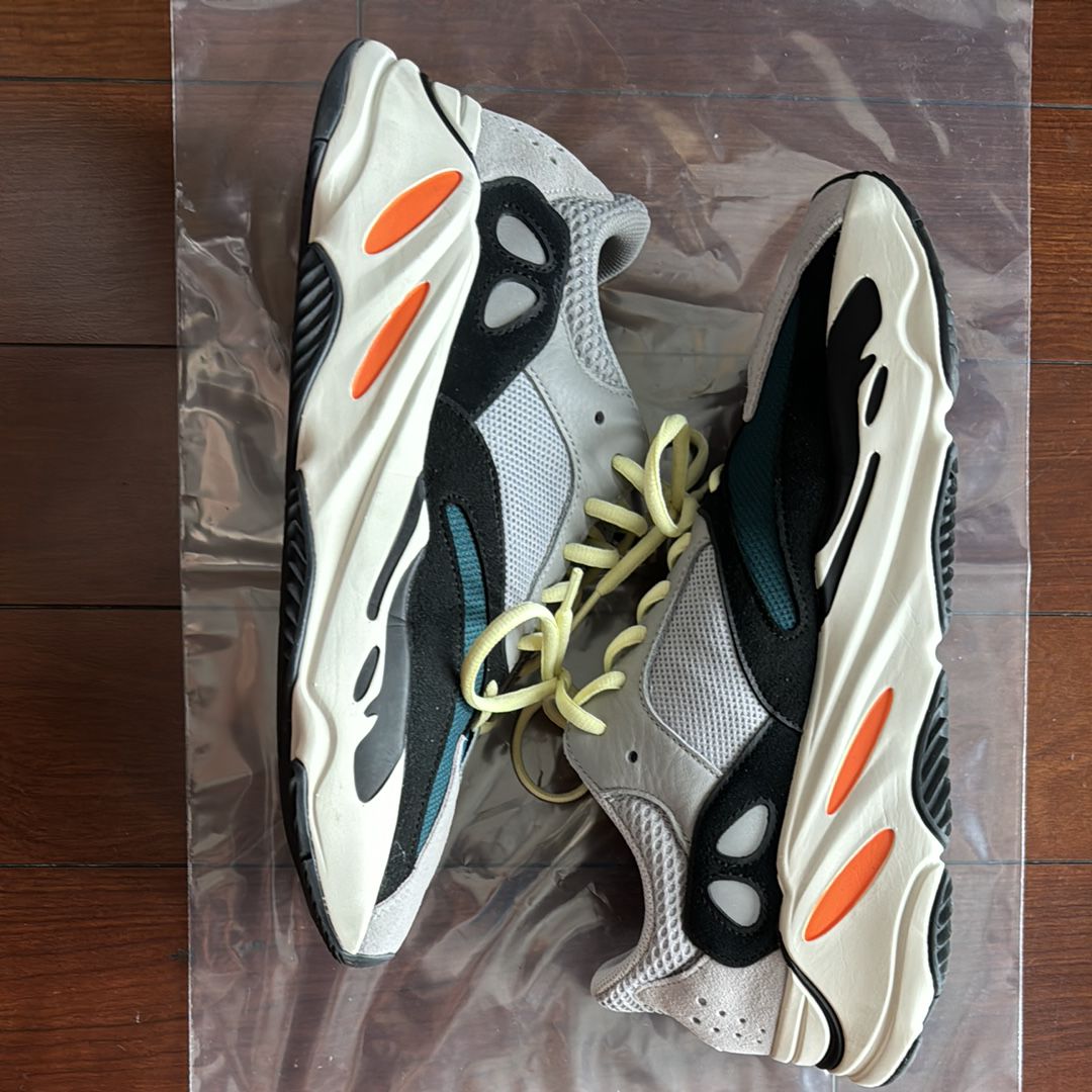 adidas YEEZY Boost 700 "Wave Runner"