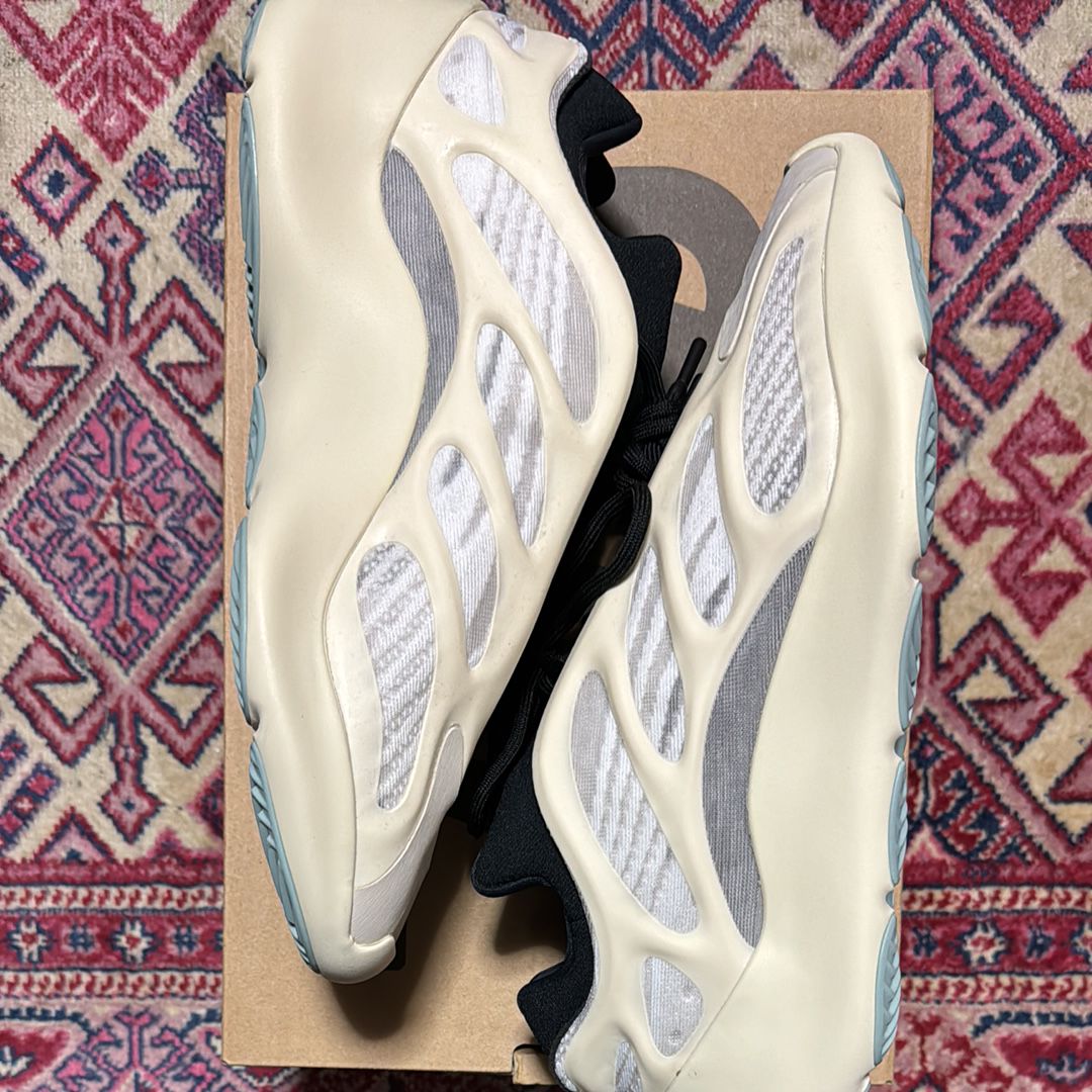 adidas YEEZY 700V3 "Azael"