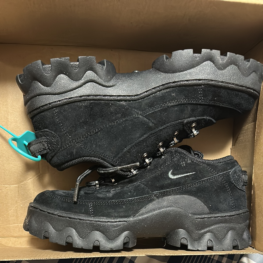 Nike Women's Lahar Low "Black"