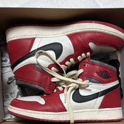 Nike GS Air Jordan 1 High OG "Lost & Found/Chicago"
