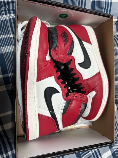 Nike Air Jordan 1 High OG "Lost & Found/Chicago"