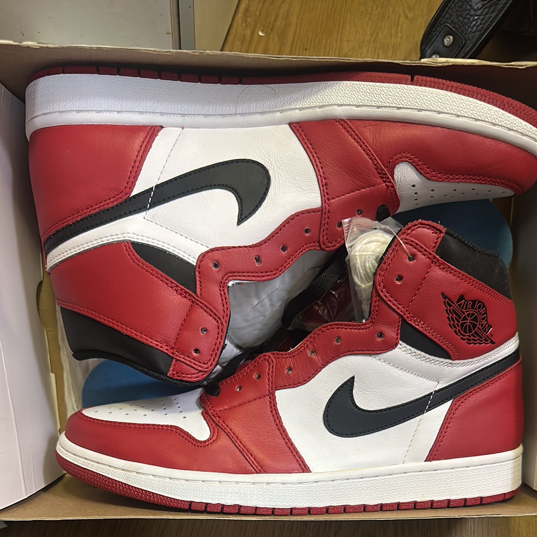 Nike Air Jordan 1 Retro High "Chicago" (2015)