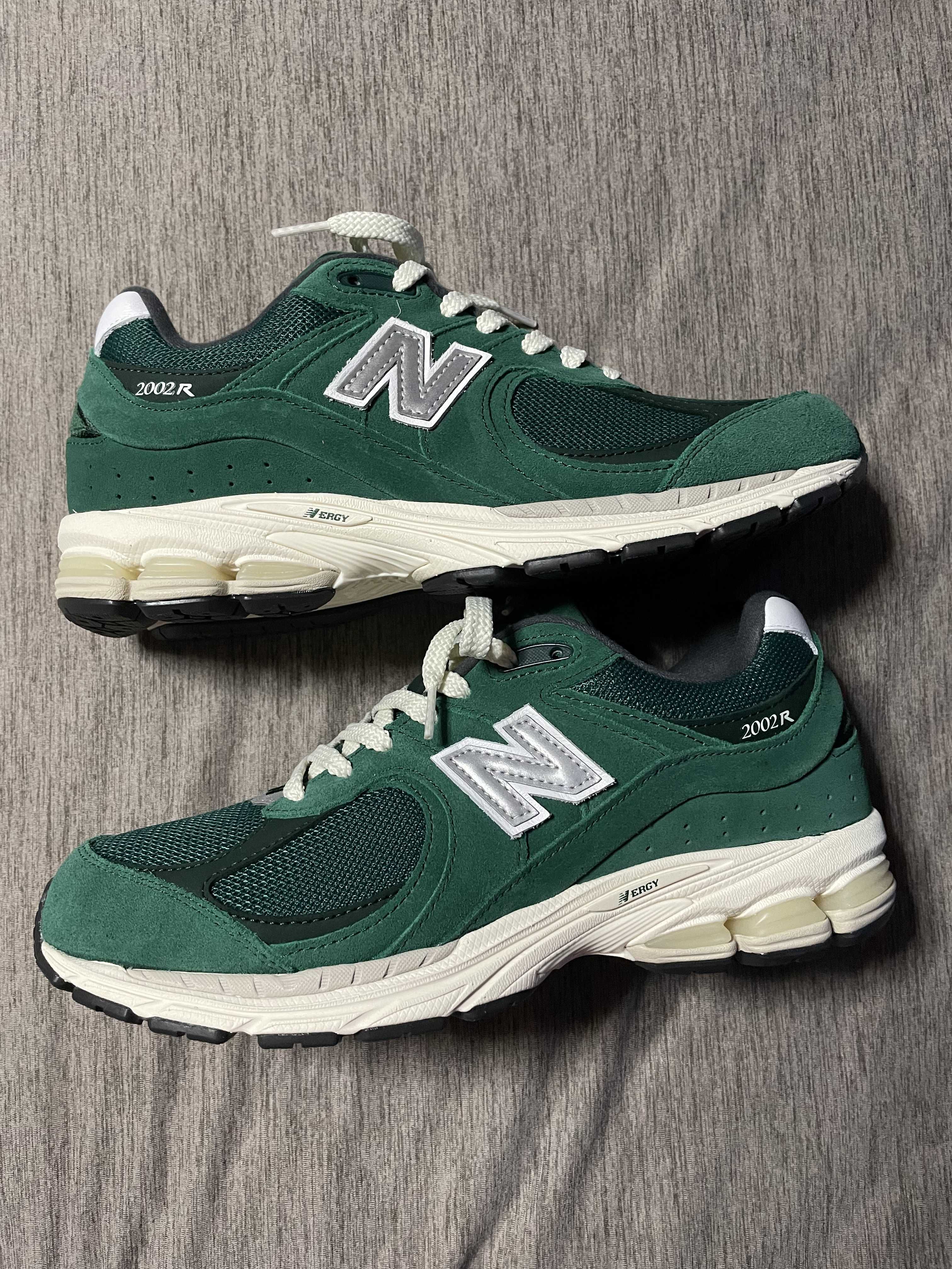 New Balance 2002R "Forest Green"