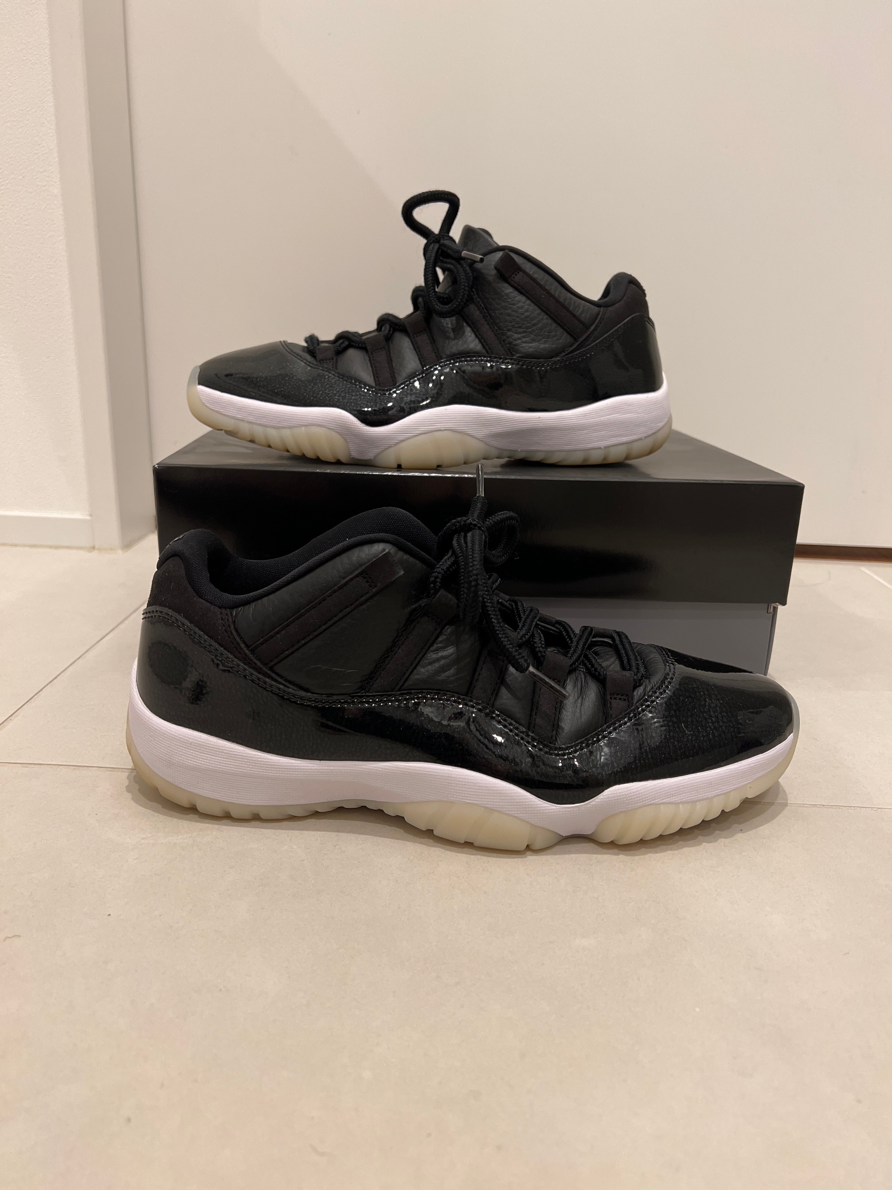 Nike Air Jordan 11 Low "72-10" 