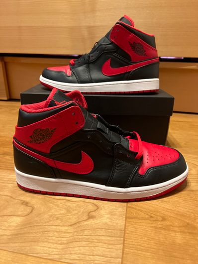 Nike Air Jordan 1 Mid "Bred Toe"