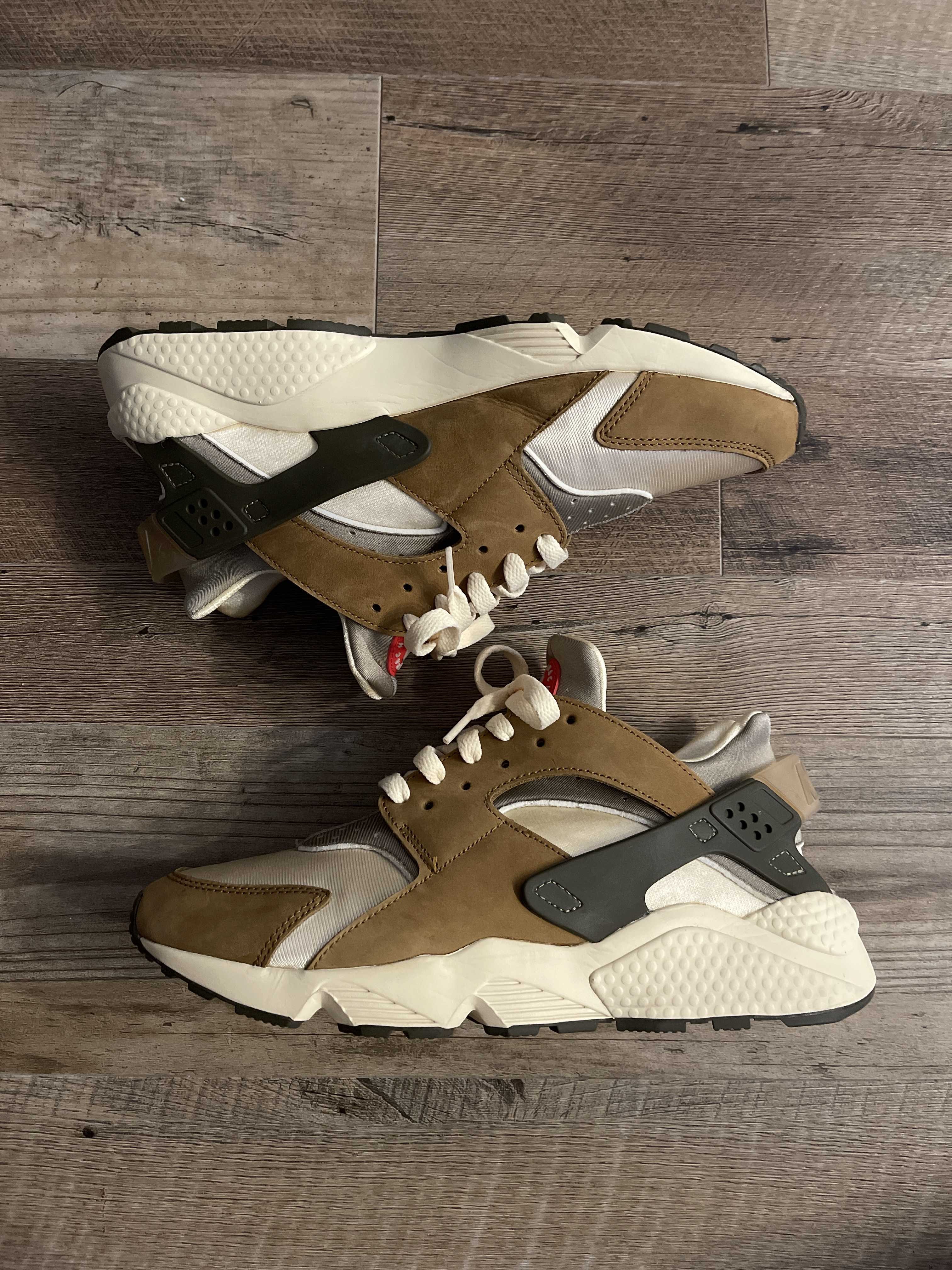 Stussy × Nike Air Huarache "Desert Oak"