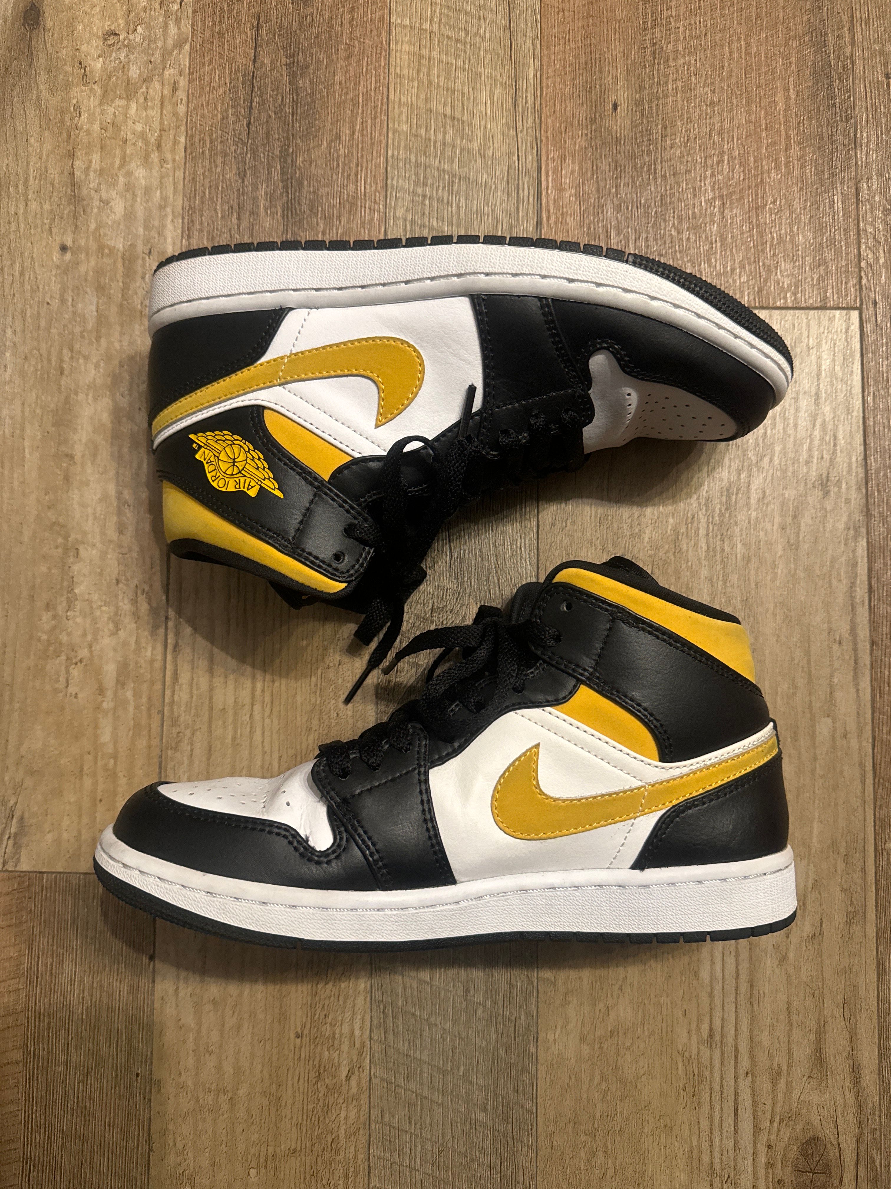 Nike Air Jordan 1 Mid "White/Pollen-Black"