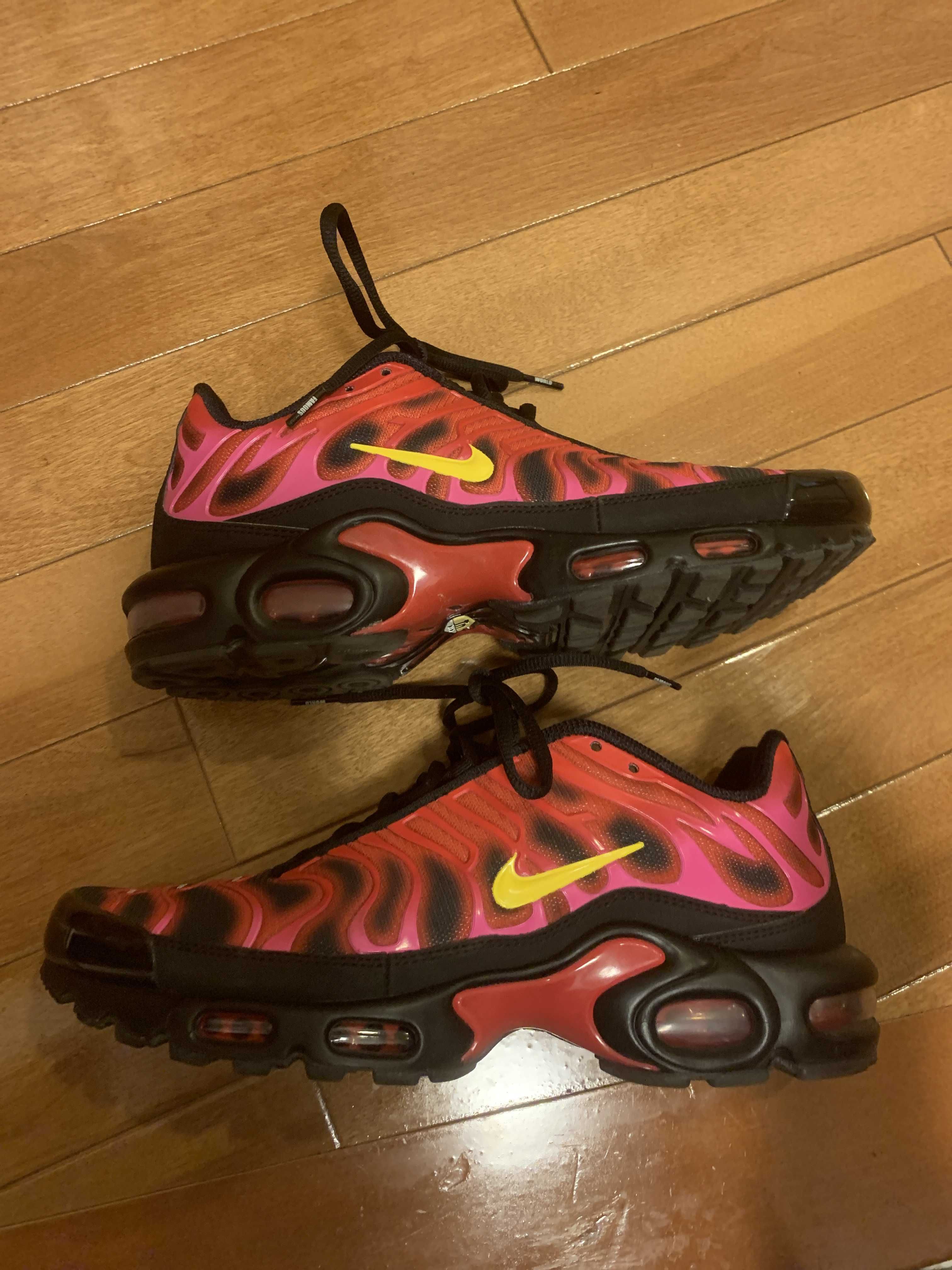 Supreme × Nike Air Max Plus "Hyper Grape"