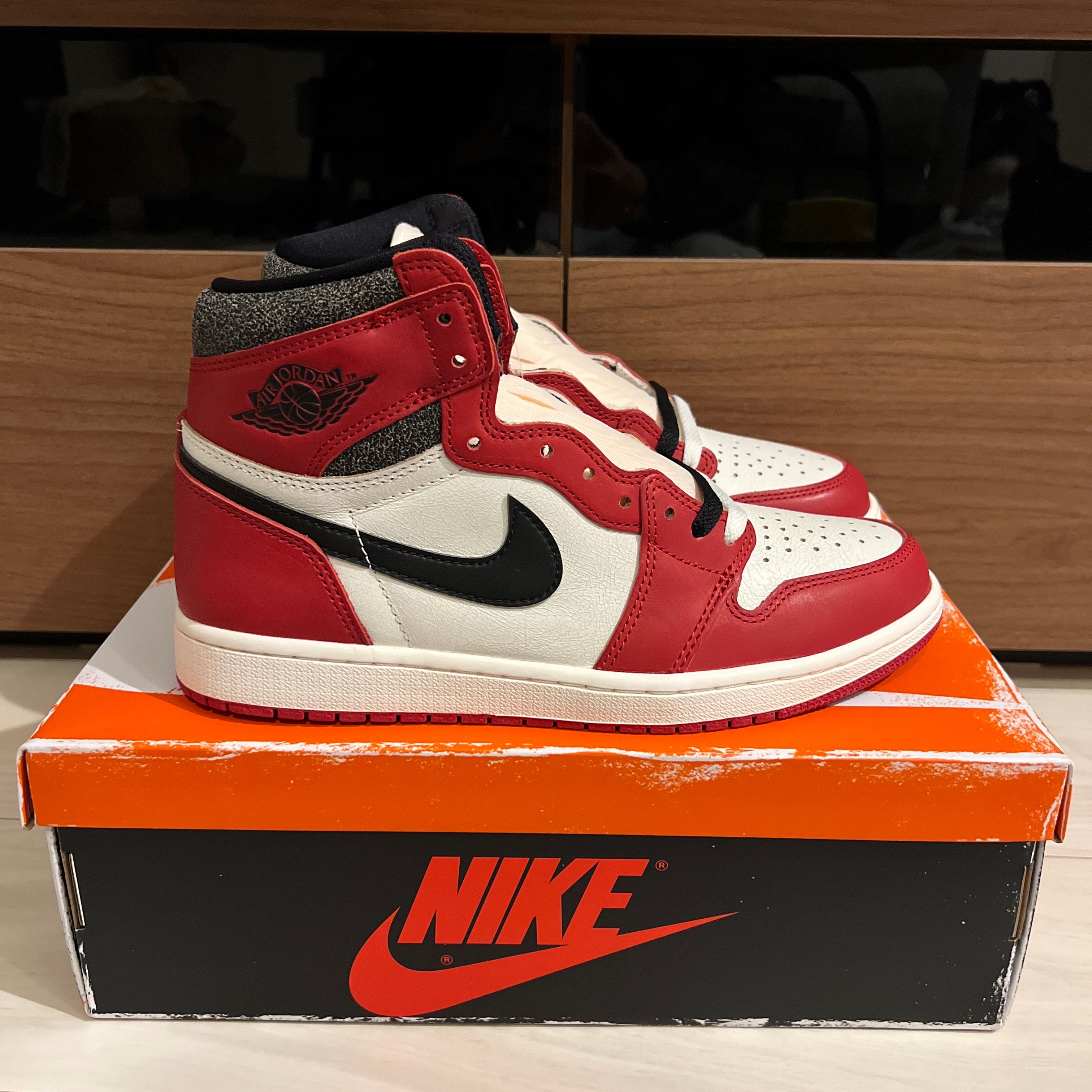 Nike Air Jordan 1 High OG "Lost & Found/Chicago"