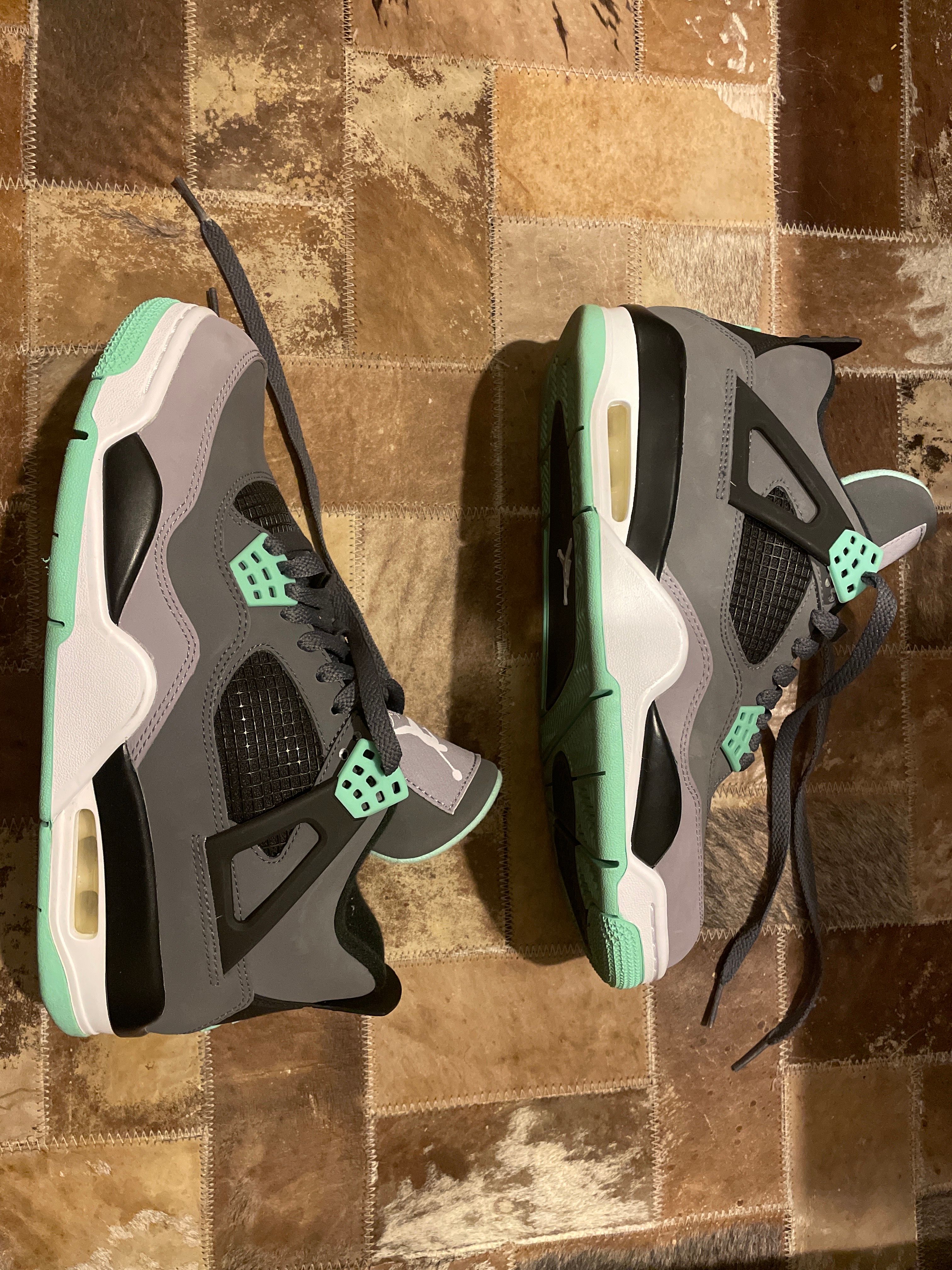 NIKE AIR JORDAN 4 RETRO GREEN GLOW