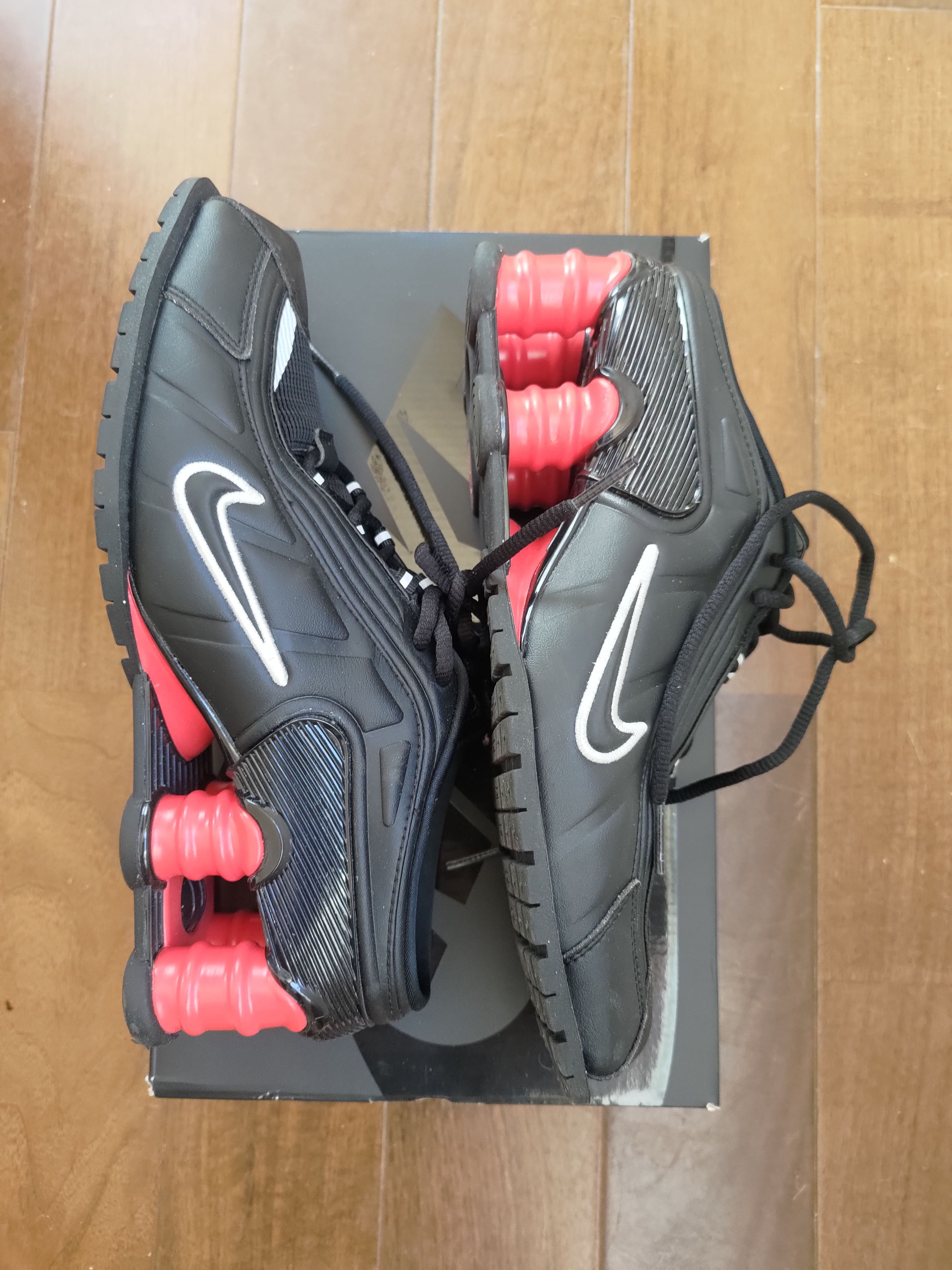 Martine Rose × Nike Women's Shox MR4 "Black/Metallic Silver Comet Red"