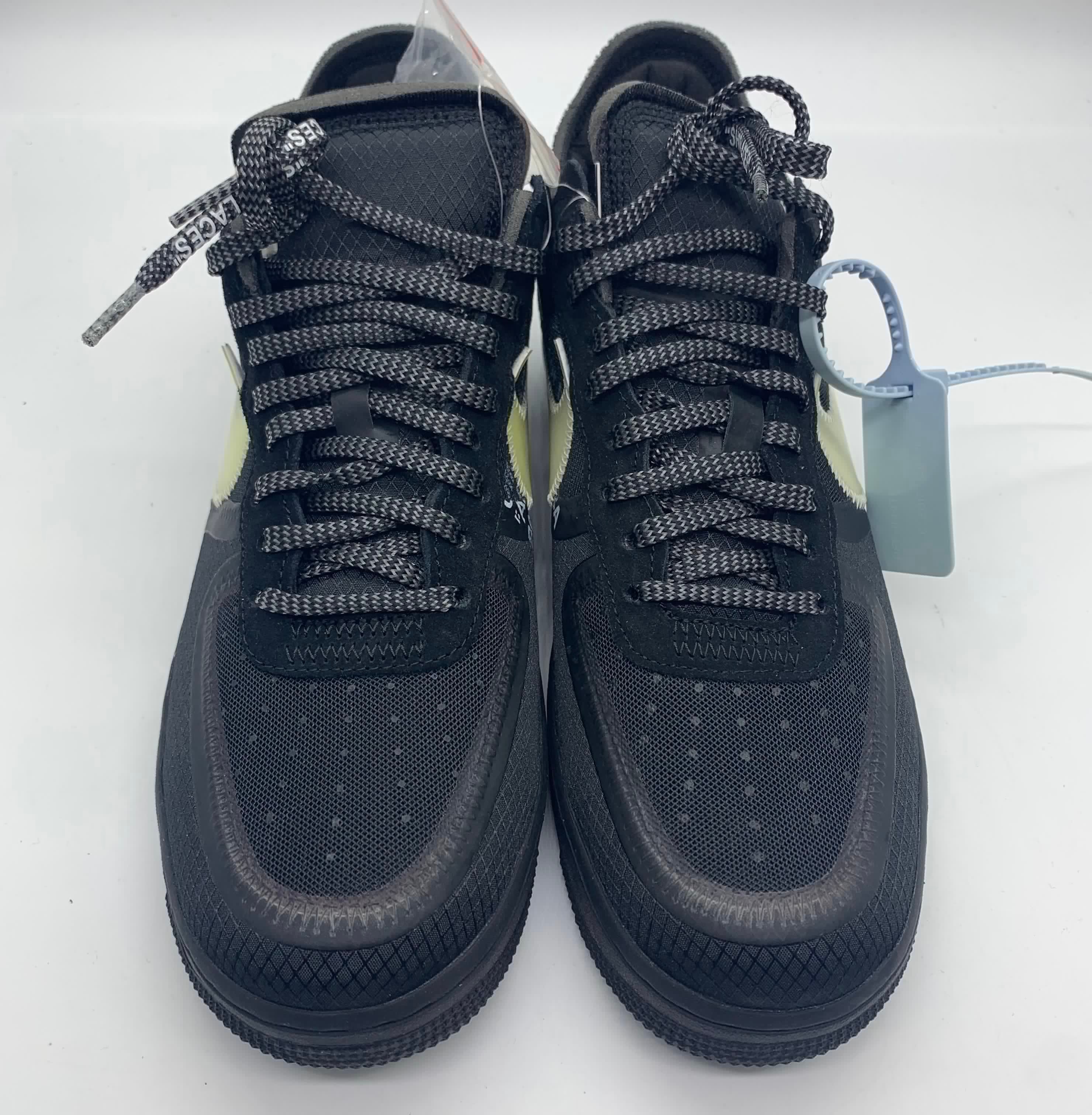 オフホワイト × ナイキ エアフォース1 ロー "ブラック"