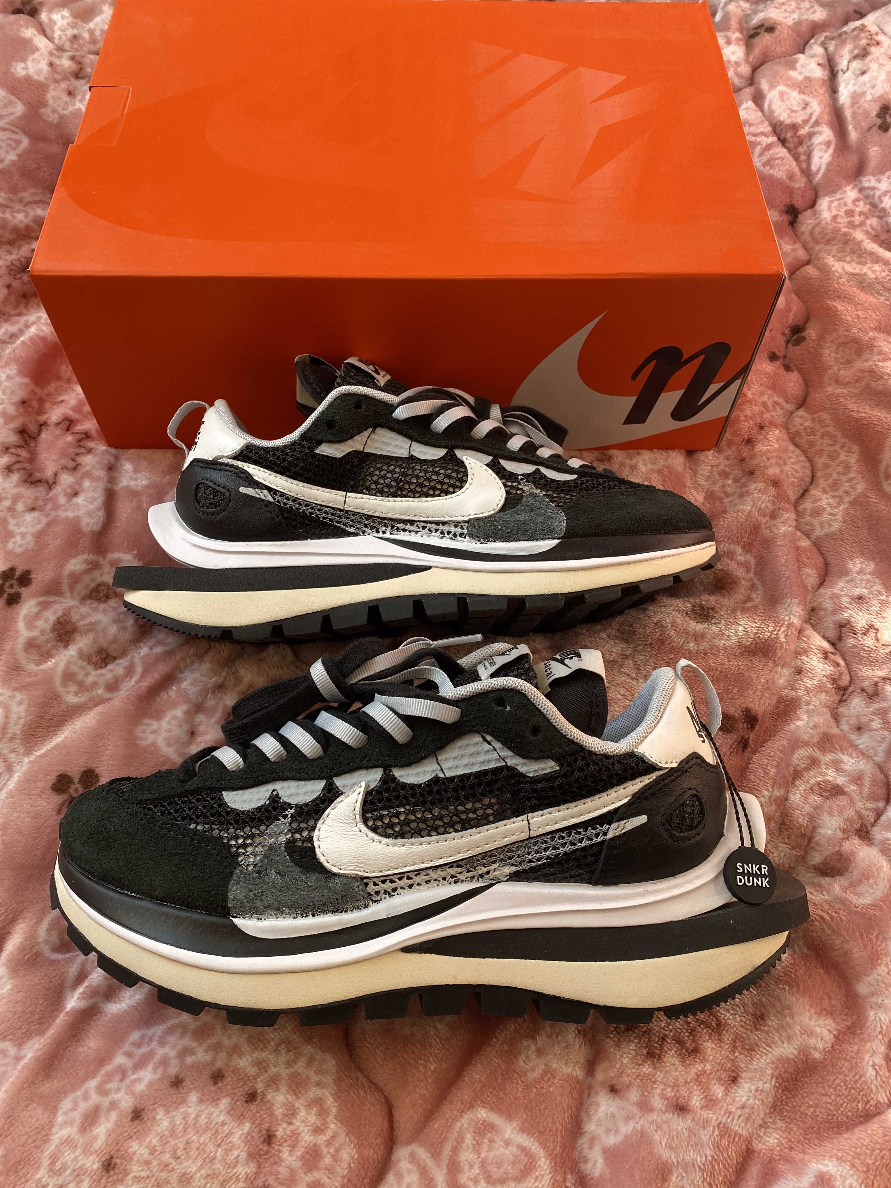 sacai × Nike Vapor Waffle "Black and White"