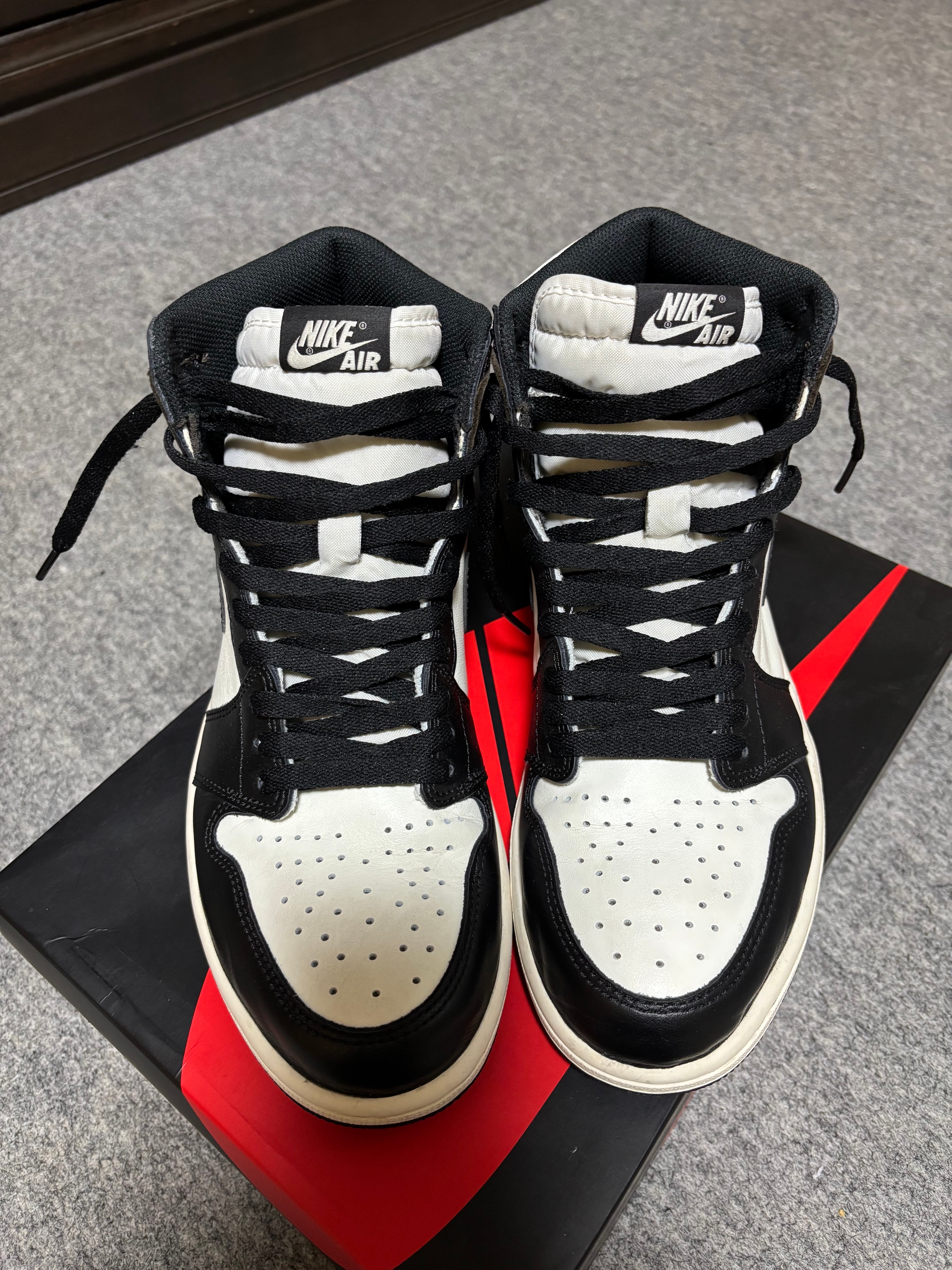 ナイキ エアジョーダン1 ハイ OG "セイル/ダークモカ/ブラック"