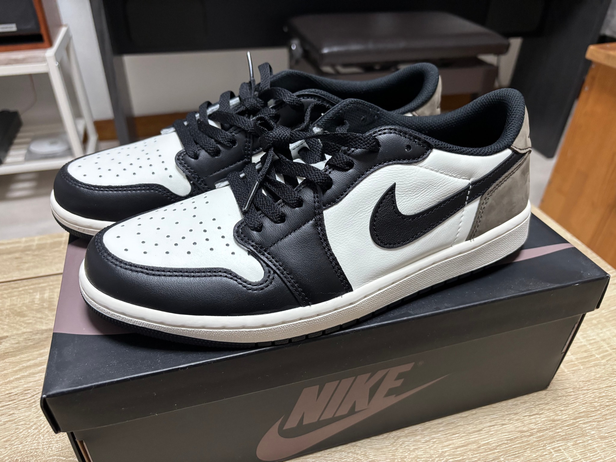 Nike Air Jordan 1 Retro Low OG "Mocha"
