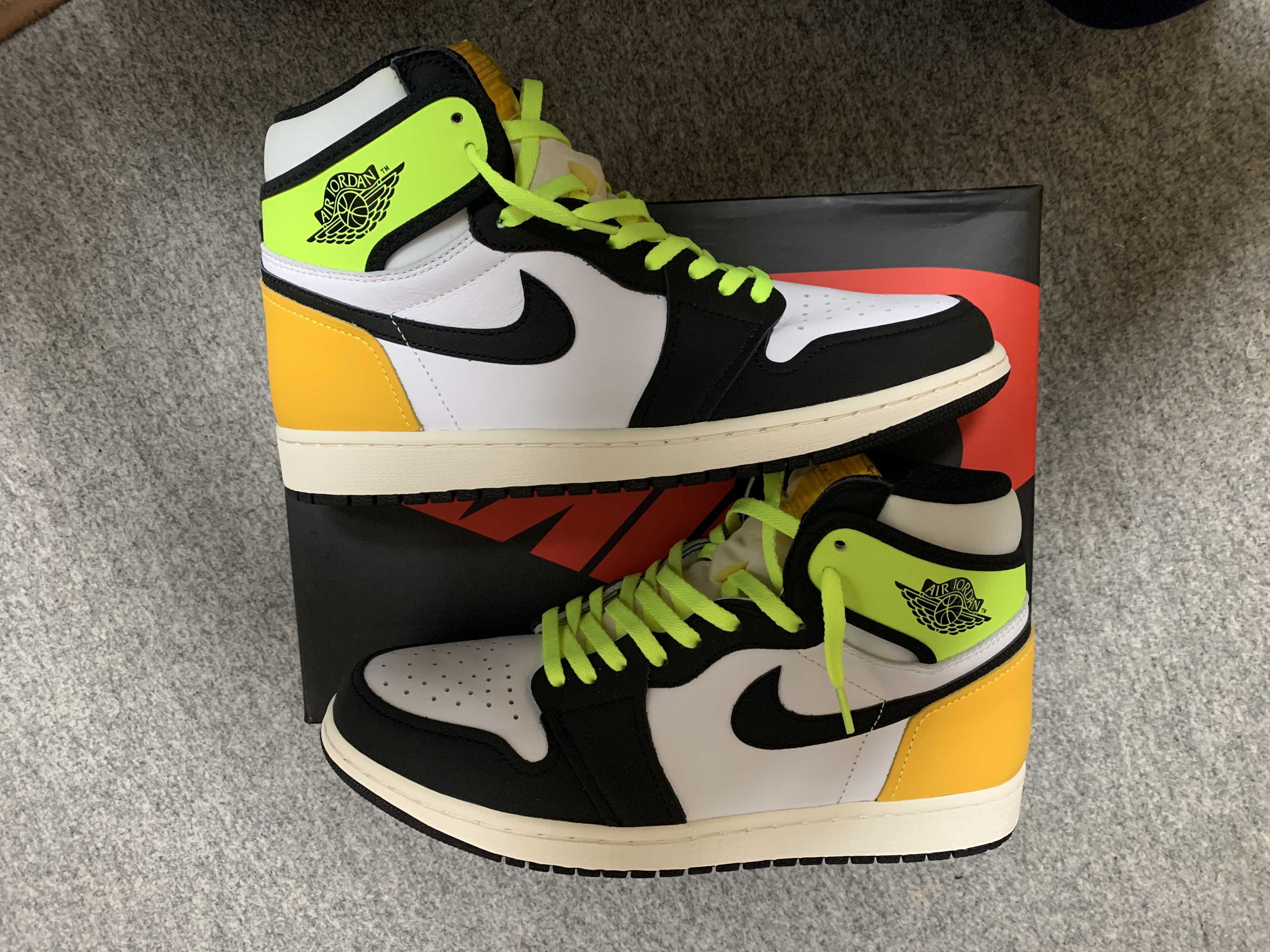 Nike Air Jordan 1 High OG "Volt Gold"