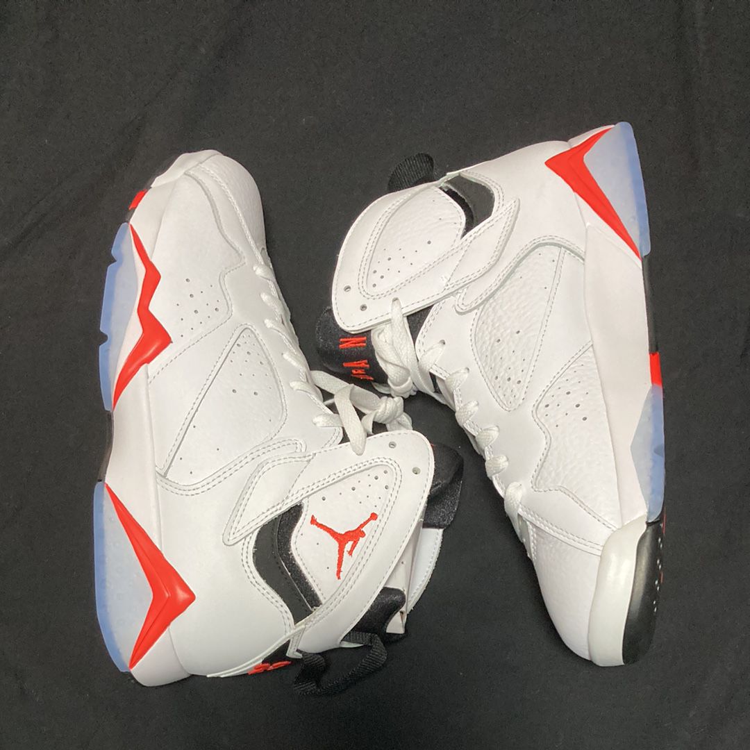 Nike Air Jordan 7 Retro "White Infrared"