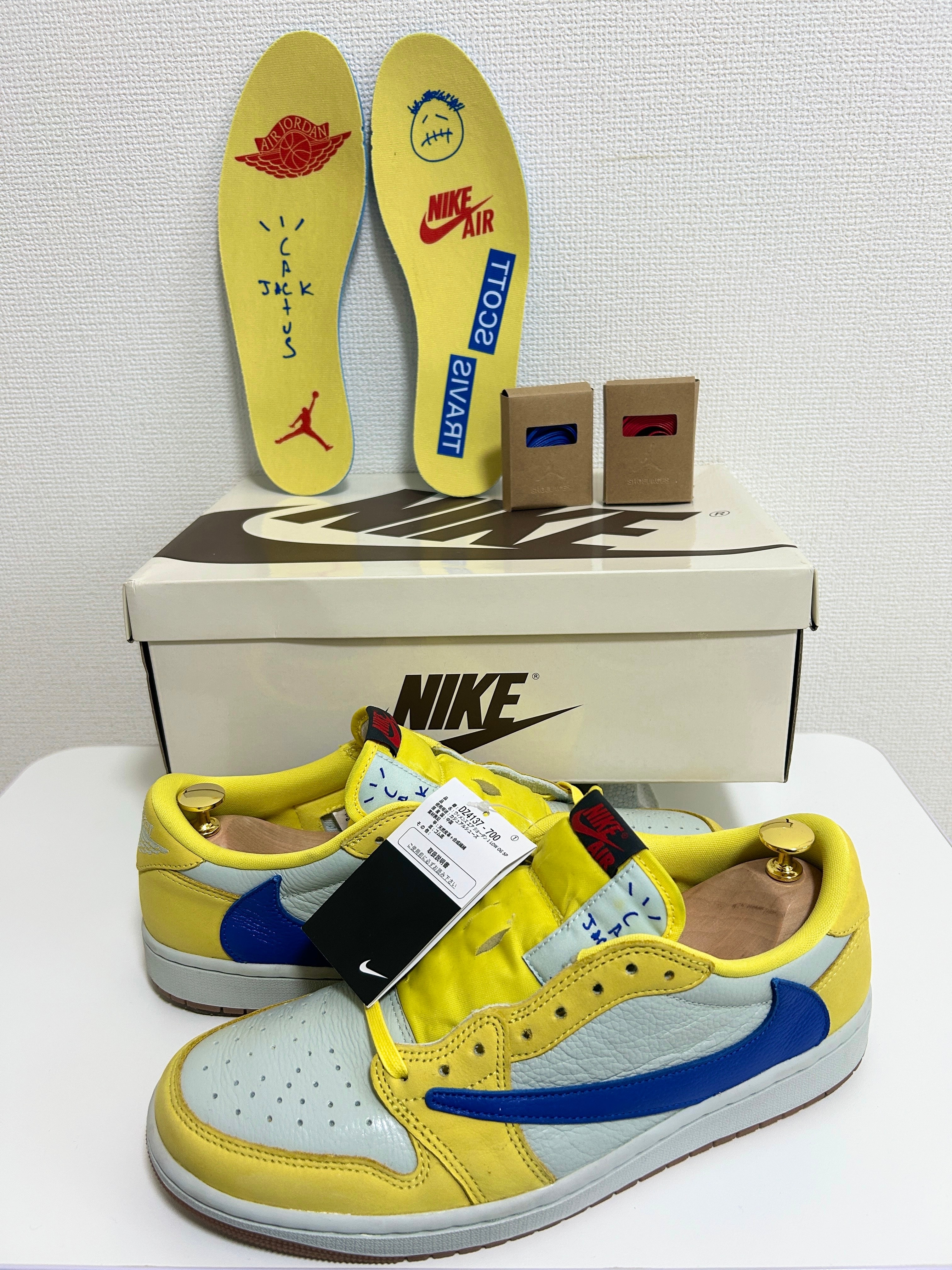 トラヴィススコット × ナイキ ウィメンズ エアジョーダン1 レトロ ロー OG "カナリー"