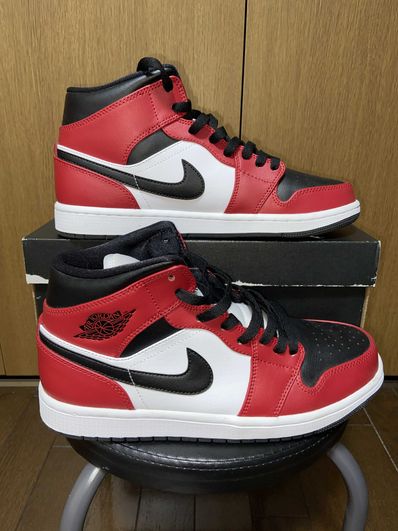 Nike Air Jordan 1 Mid "Chicago Black Toe"