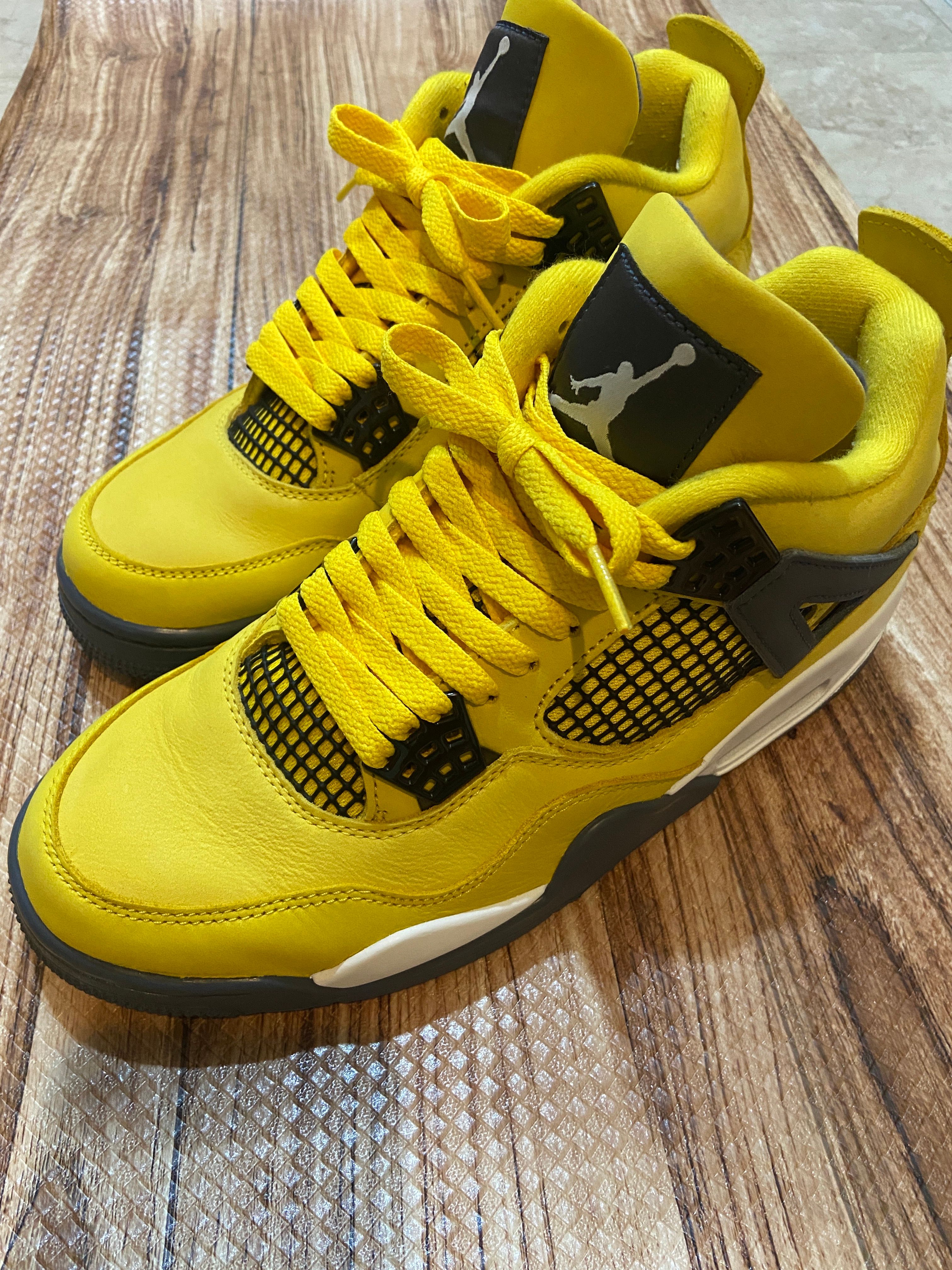 Nike Air Jordan 4 "Tour Yellow"