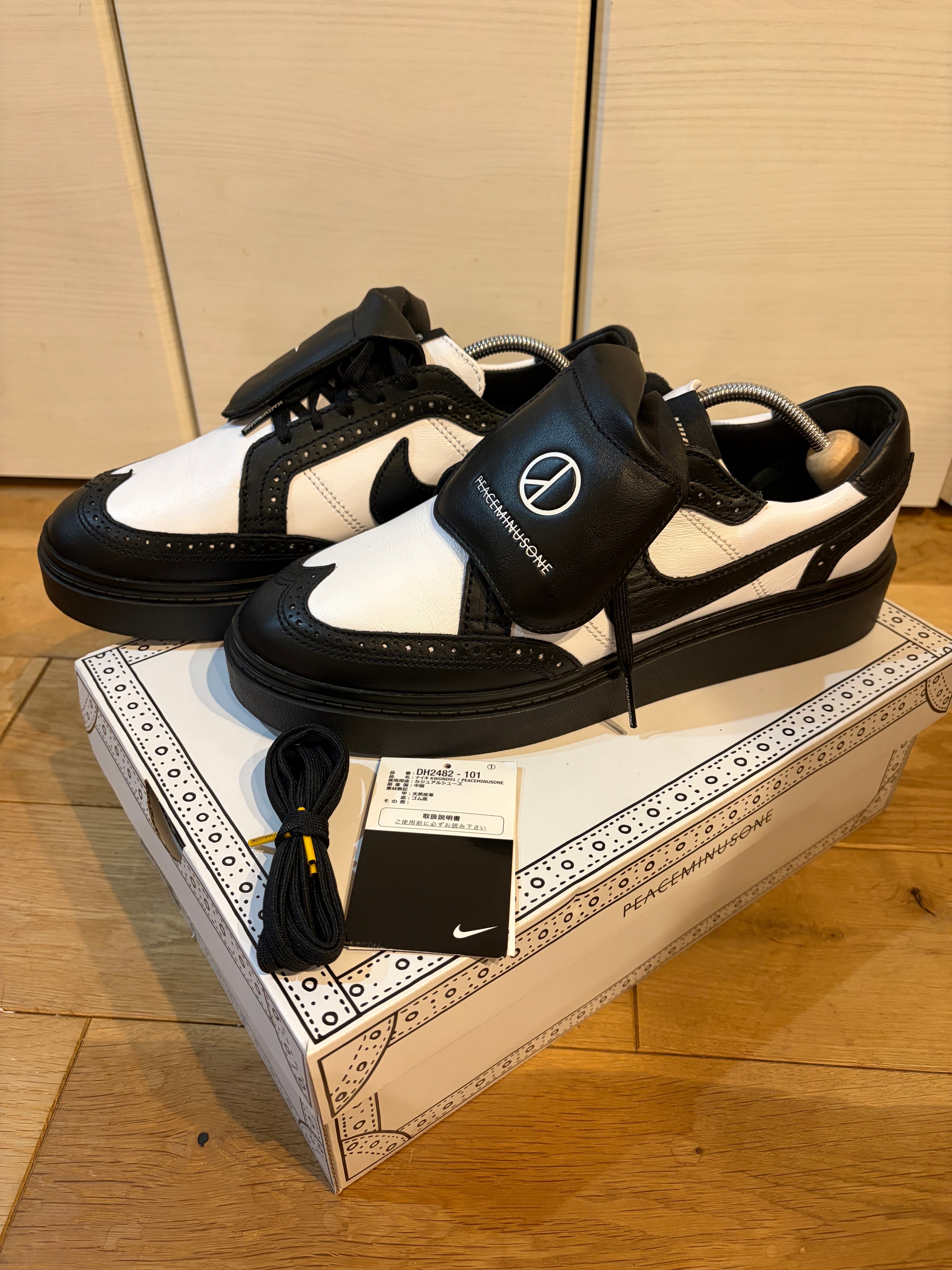 PEACEMINUSONE × Nike Kwondo 1 "Black and White" / G-DRAGON
