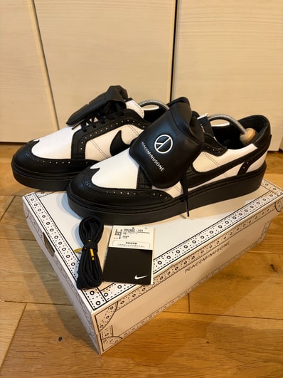 PEACEMINUSONE × Nike Kwondo 1 "Black and White" / G-DRAGON
