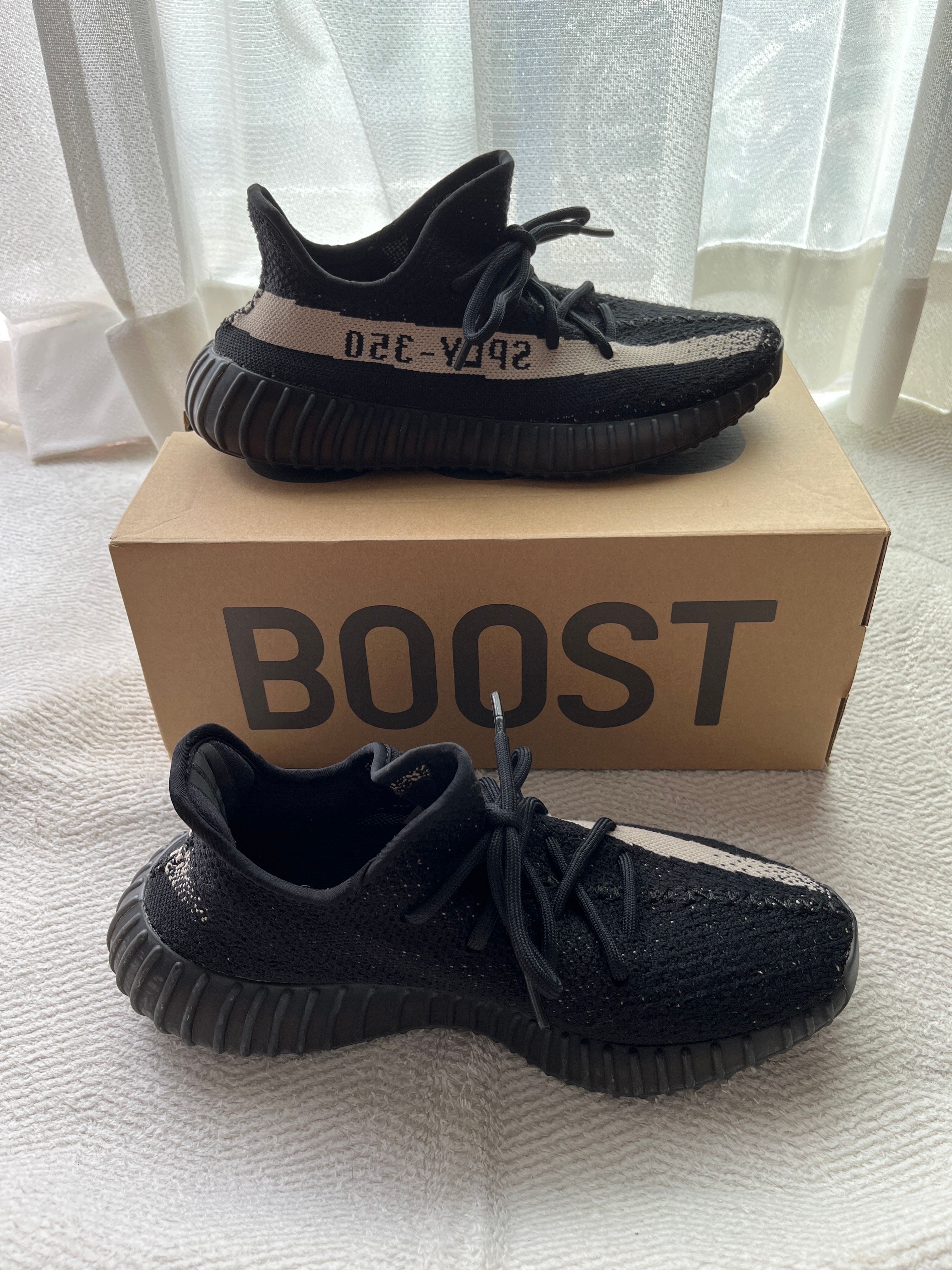 adidas YEEZY Boost 350 V2 "Oreo"