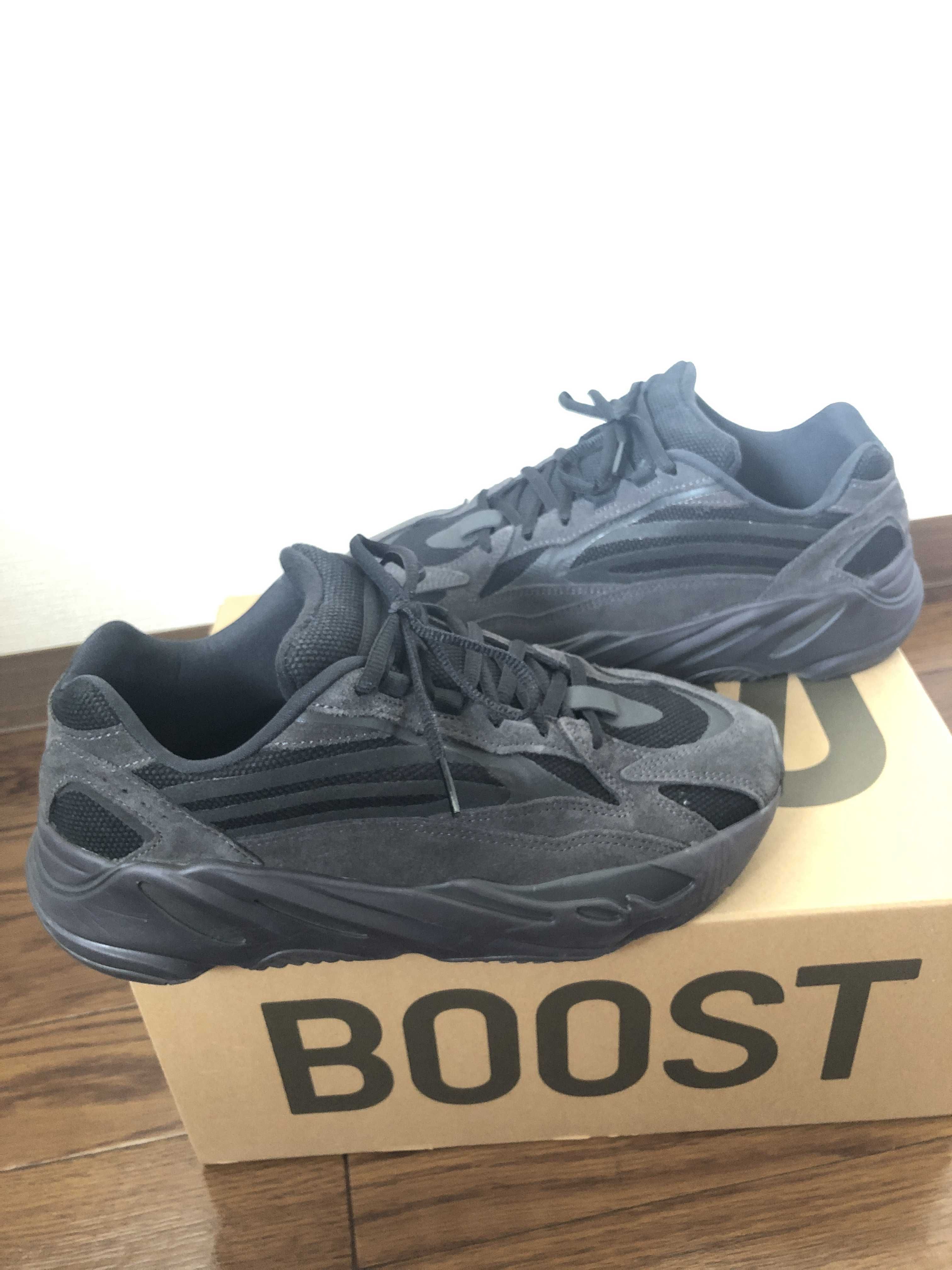 adidas YEEZY BOOST 700 V2 "Vanta"