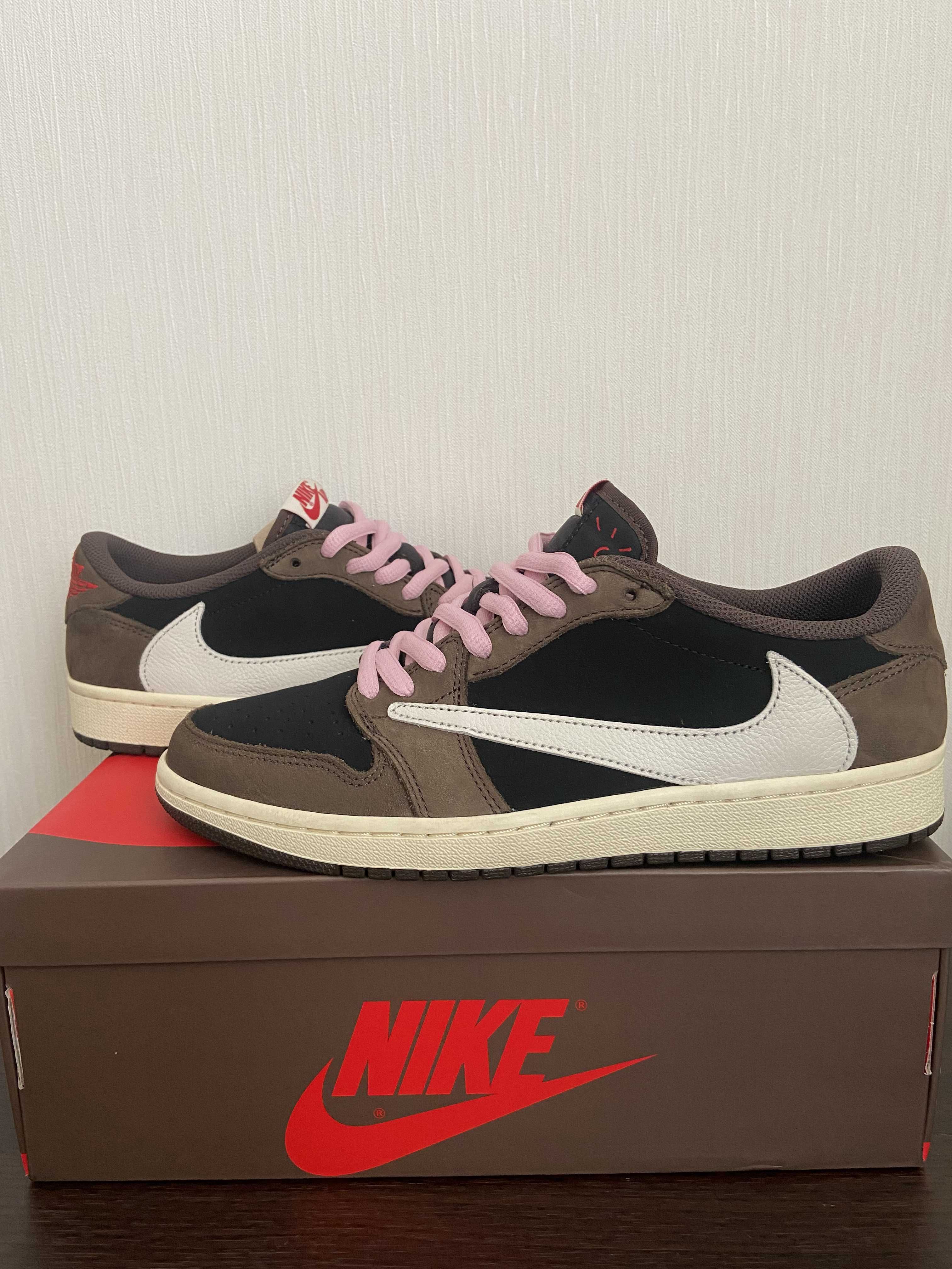 Travis Scott × Nike Air Jordan 1 Low OG SP-T  "Black/Dark Mocha"
