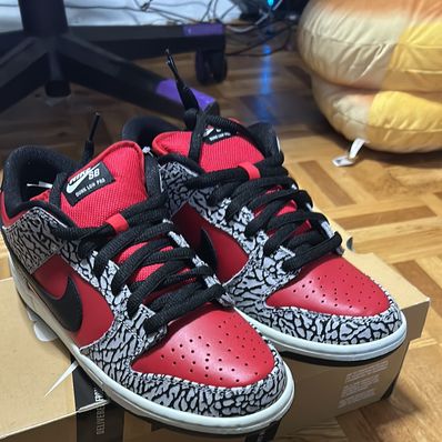 Supreme × Nike SB Dunk Low "Red Cement"(2012)