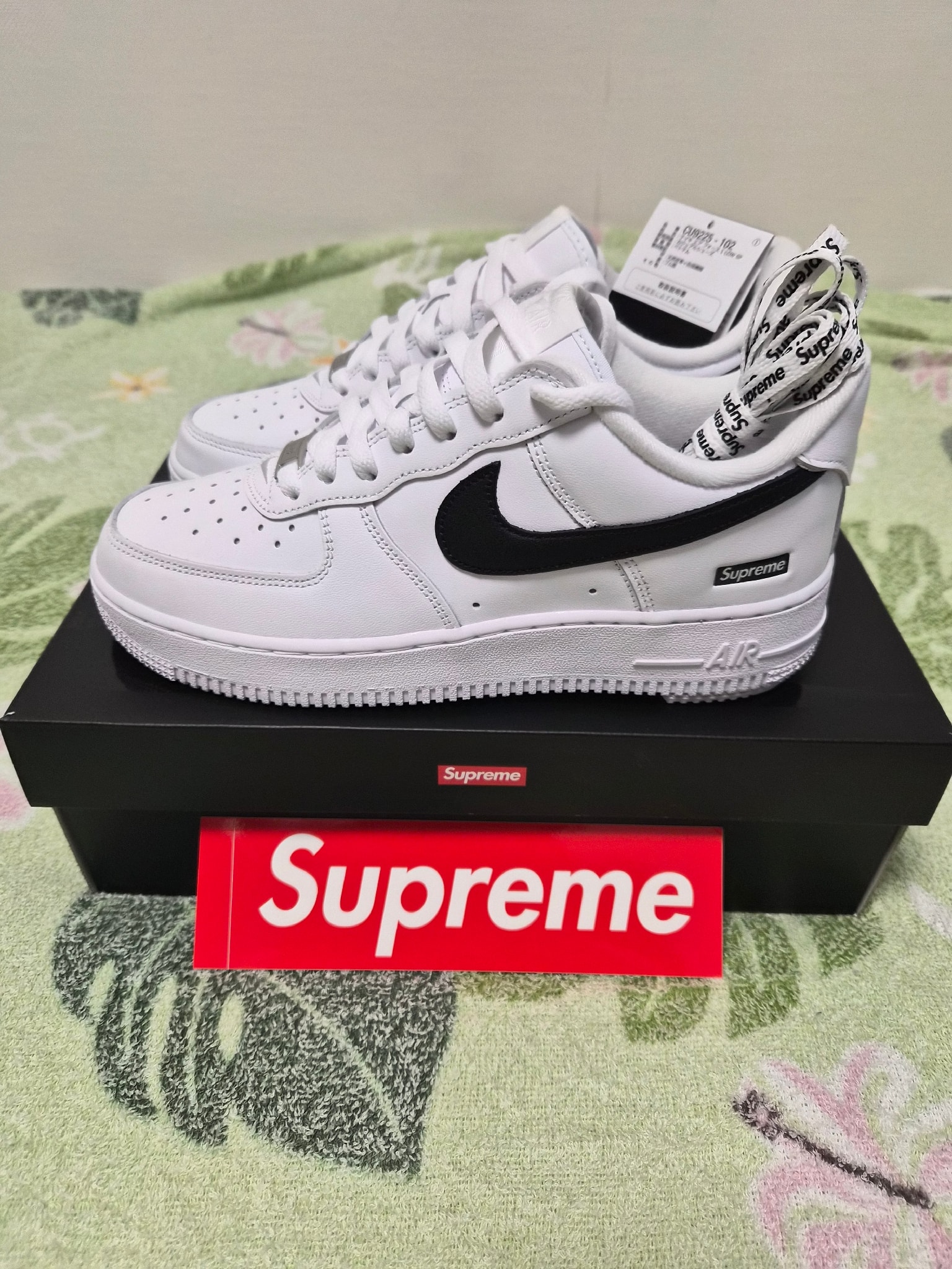 Supreme × Nike Air Force 1 Low "White/Black"