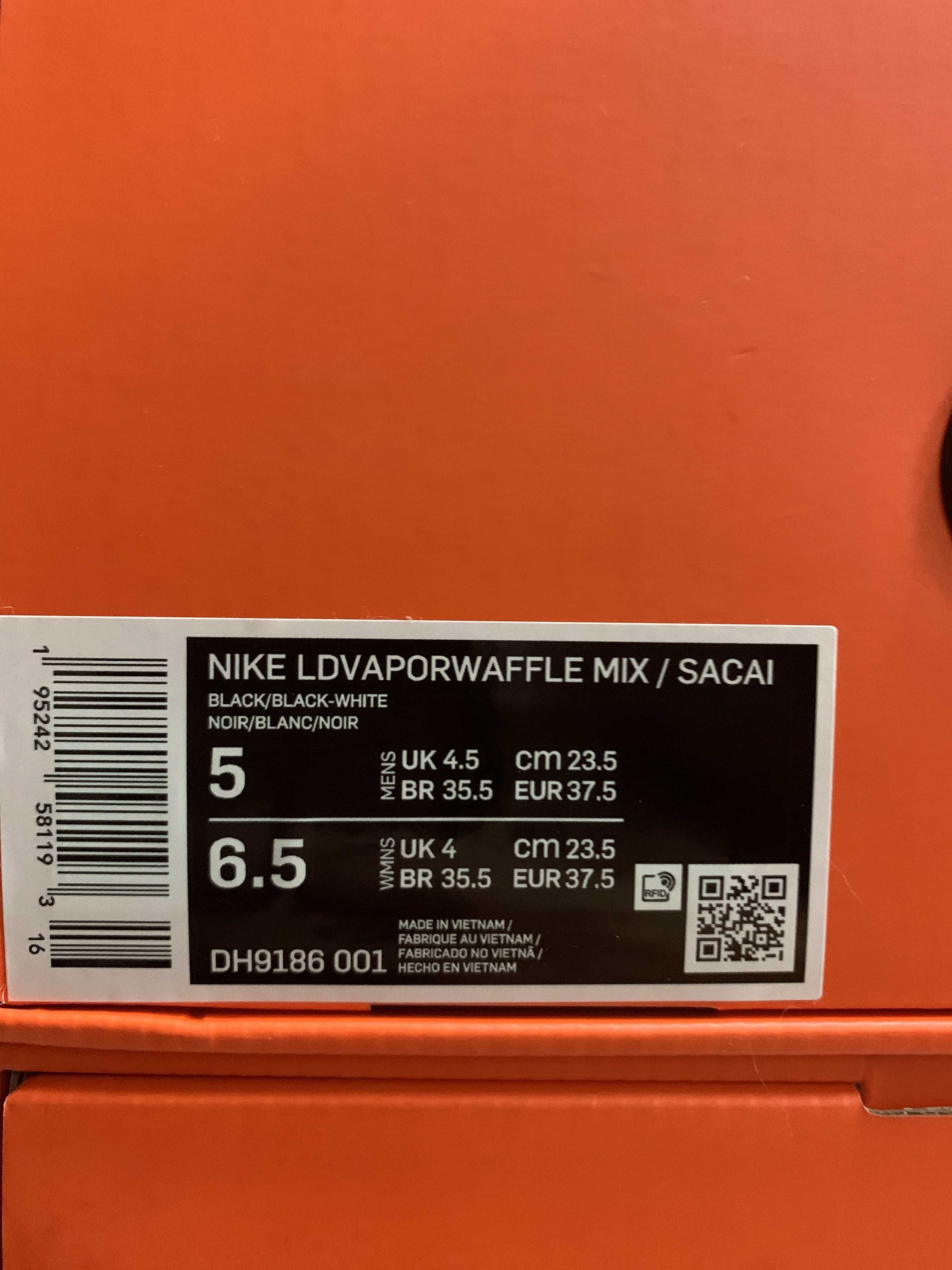 Jean-Paul Gaultier × sacai × Nike Vapor Waffle "Black/Black-White"