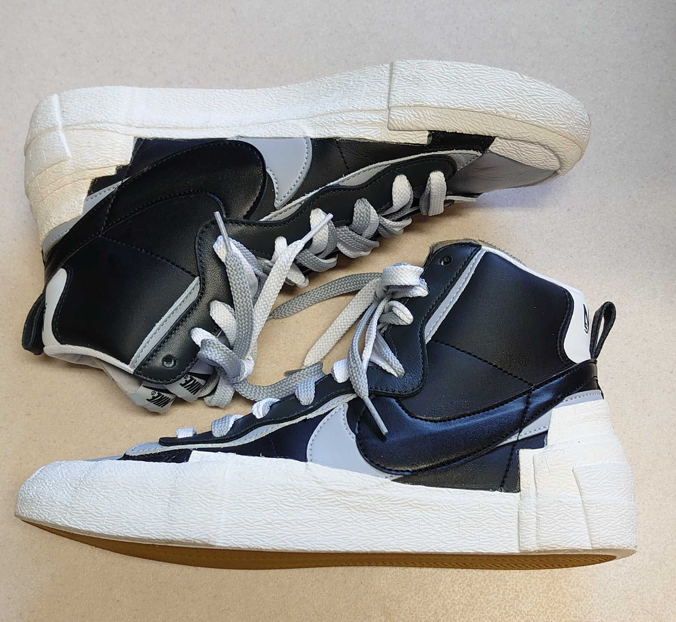 sacai × NIKE BLAZER MID "BLACK/WOLF GREY/WHITE"