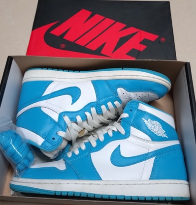 Nike Air Jordan 1 Retro High "UNC"